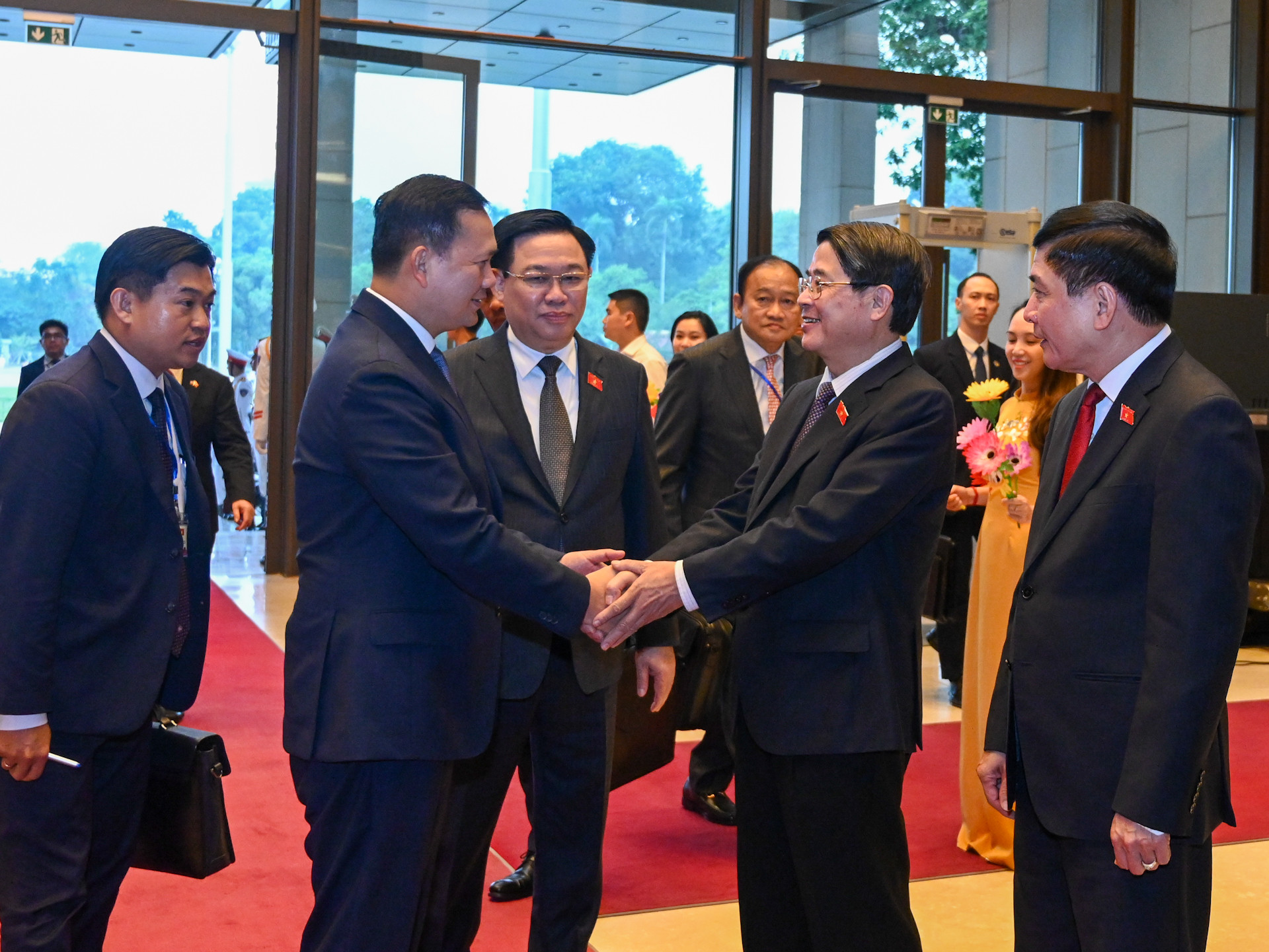 Thủ tướng Campuchia Samdech Hun Manet với Phó Chủ tịch Quốc hội Nguyễn Đức Hải.