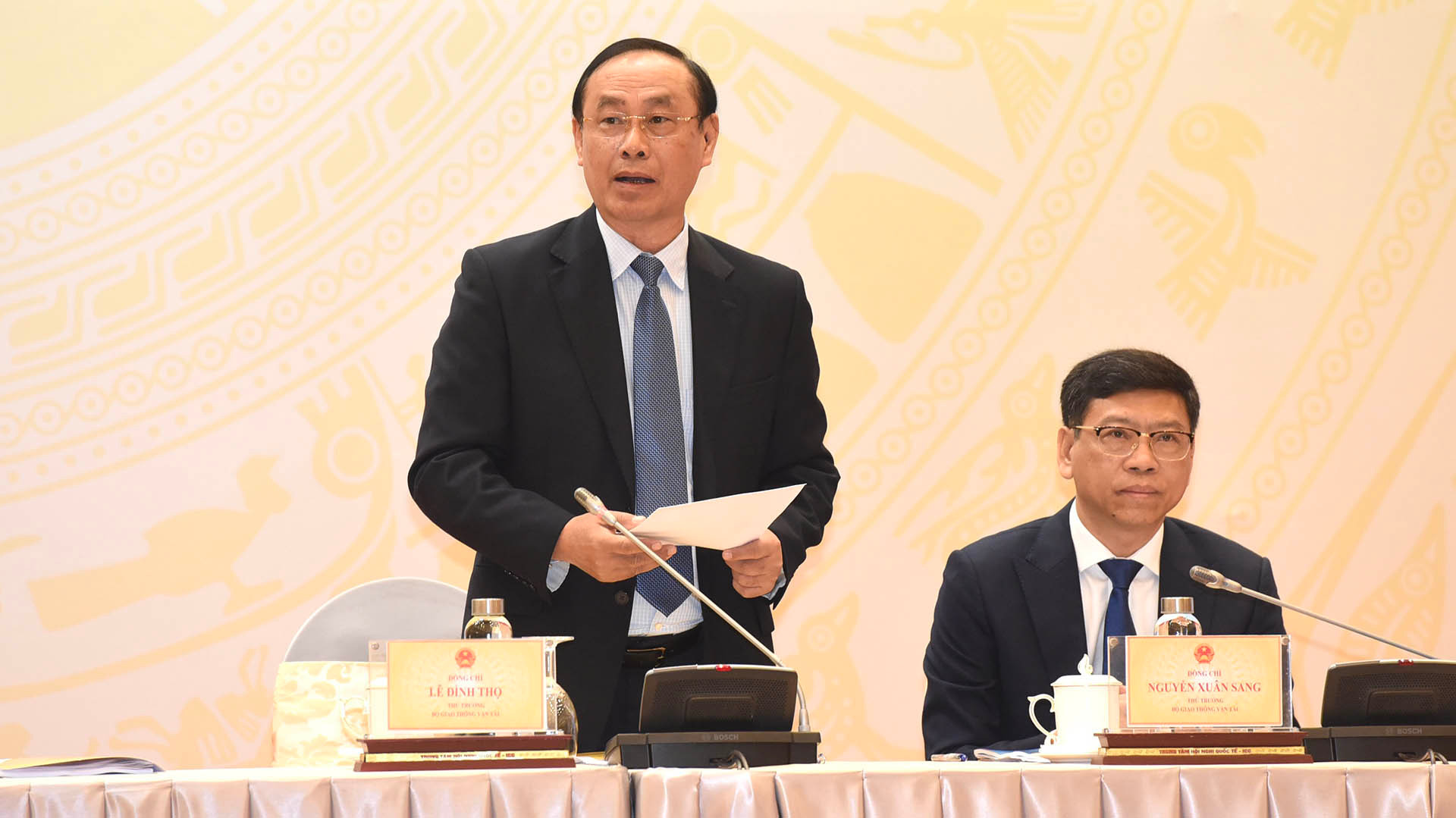 Thứ trưởng Giao thông vận tải Lê Đình Thọ phát biểu tại hội nghị.