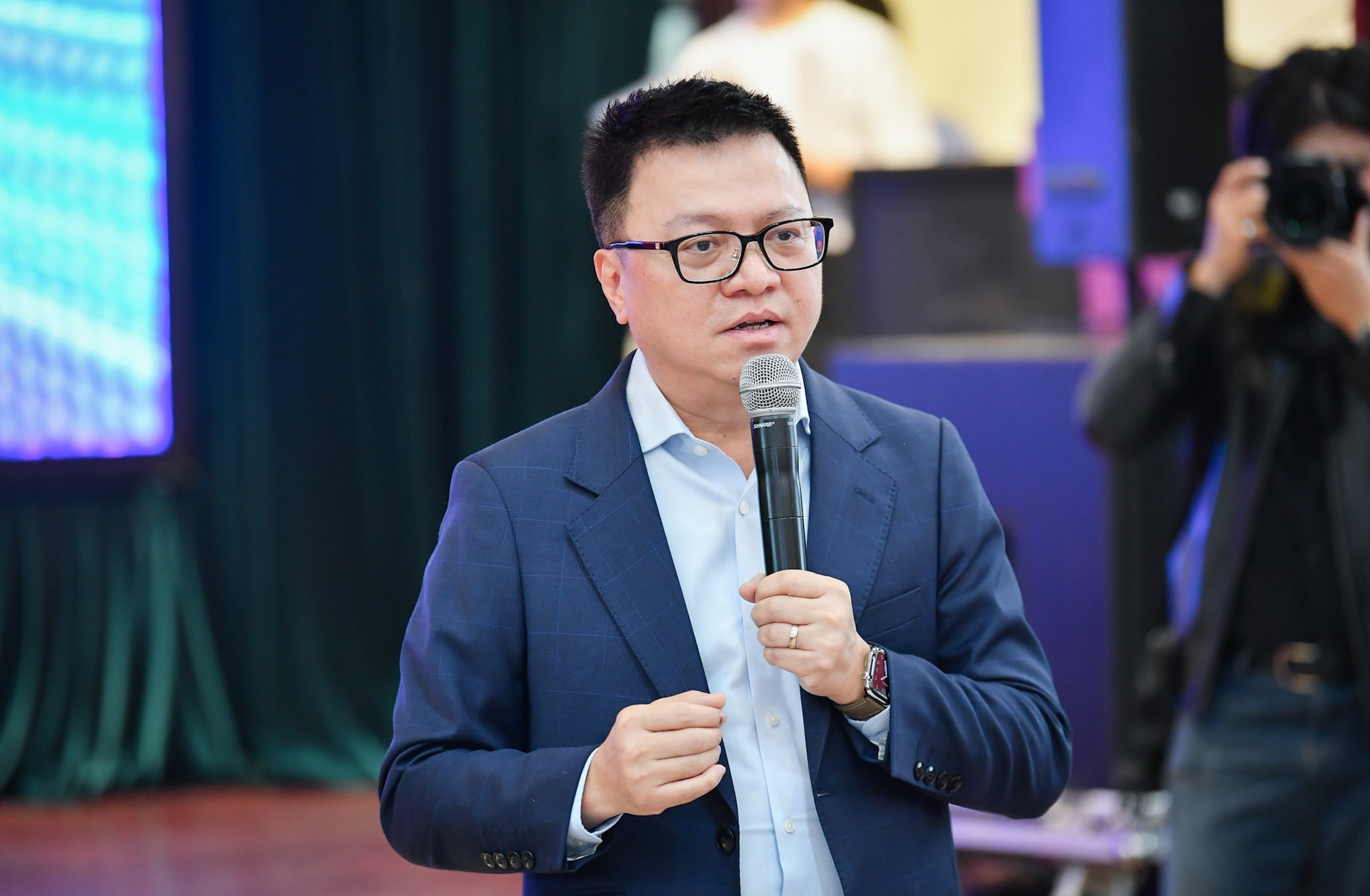 Đồng chí Lê Quốc Minh, Ủy viên Trung ương Đảng, Tổng Biên tập Báo Nhân Dân, Phó Trưởng Ban Tuyên giáo Trung ương, Chủ tịch Hội Nhà báo Việt Nam chia sẻ, thời gian qua, Báo Nhân Dân đã sáng tạo nhiều sản phẩm truyền thông mới có sức lan tỏa mạnh mẽ, thu hút đông đảo bạn đọc. Đồng chí Lê Quốc Minh, Ủy viên Trung ương Đảng, Tổng Biên tập Báo Nhân Dân, Phó Trưởng Ban Tuyên giáo Trung ương, Chủ tịch Hội Nhà báo Việt Nam chia sẻ, thời gian qua, Báo Nhân Dân đã sáng tạo nhiều sản phẩm truyền thông mới có sức lan tỏa mạnh mẽ, thu hút đông đảo bạn đọc.