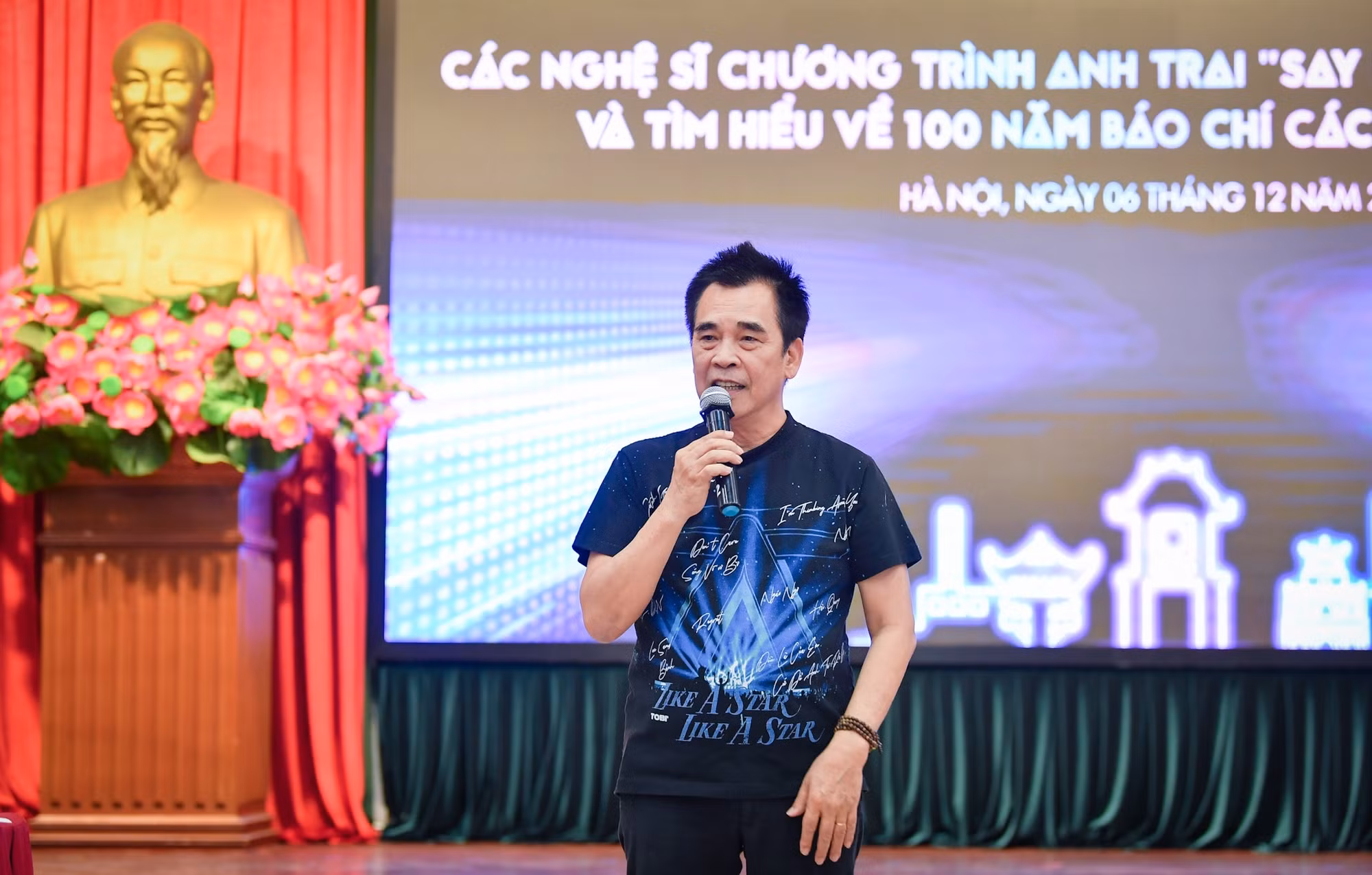 Ông Đinh Bá Thành, Chủ tịch, Tổng Giám đốc DatVietVAC cảm ơn Báo Nhân Dân đã hỗ trợ các nghệ sĩ trong hành trình về nguồn đầy ý nghĩa tại Thủ đô Hà Nội.