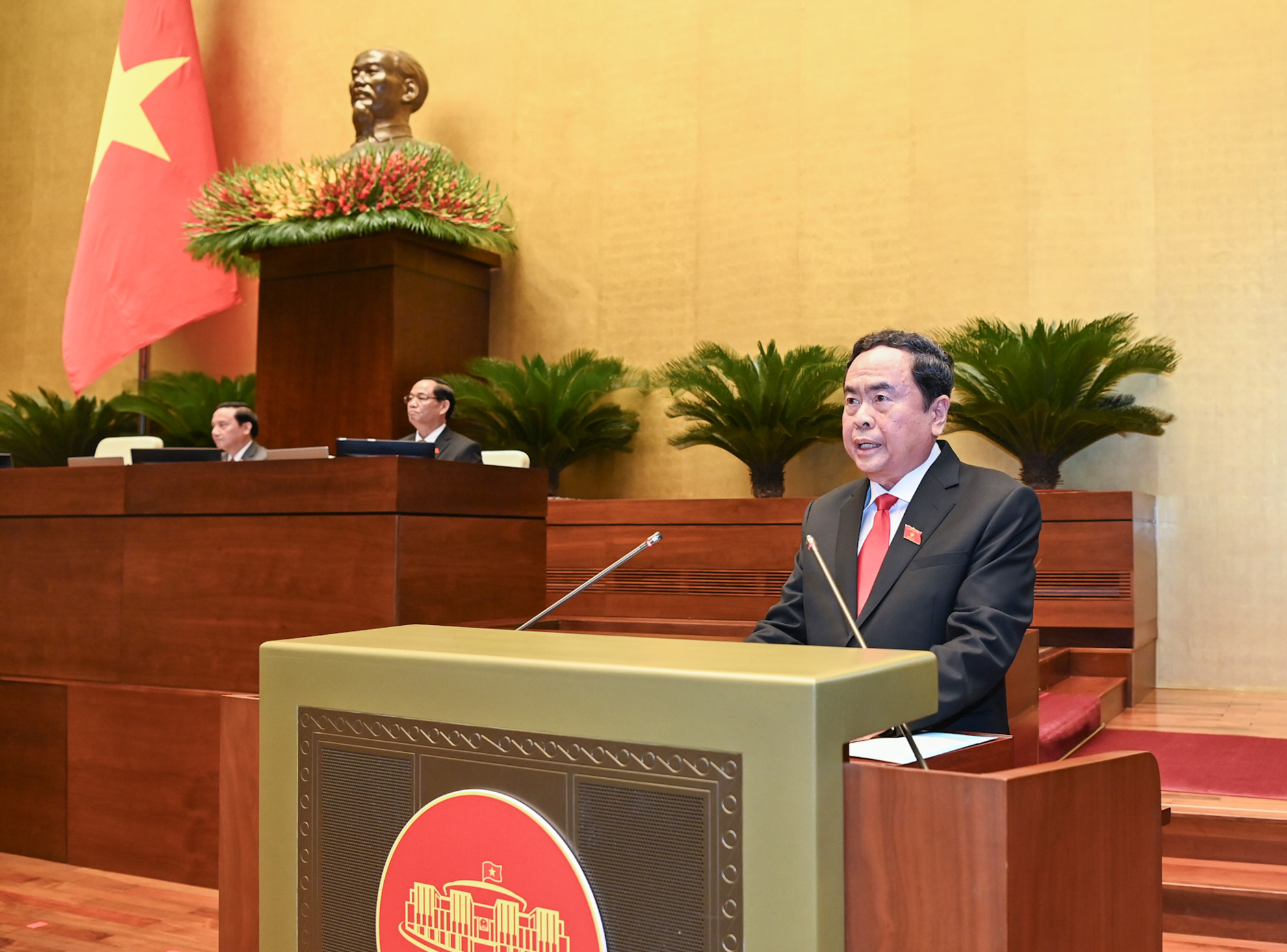 Chủ tịch Quốc hội Trần Thanh Mẫn phát biểu sau lễ tuyên thệ nhậm chức. Chủ tịch Quốc hội Trần Thanh Mẫn phát biểu sau lễ tuyên thệ nhậm chức.