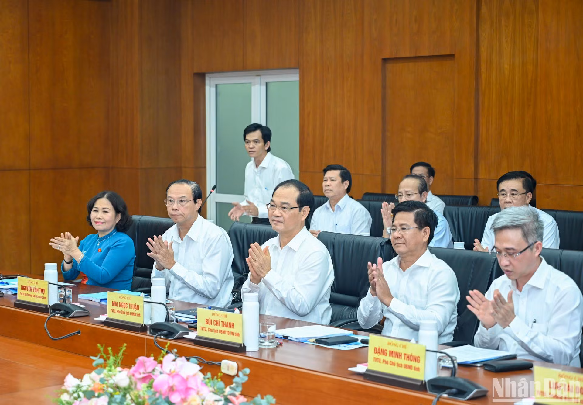 Các đồng chí Ủy viên Thường vụ Tỉnh ủy Bà Rịa-Vũng Tàu dự buổi làm việc.
