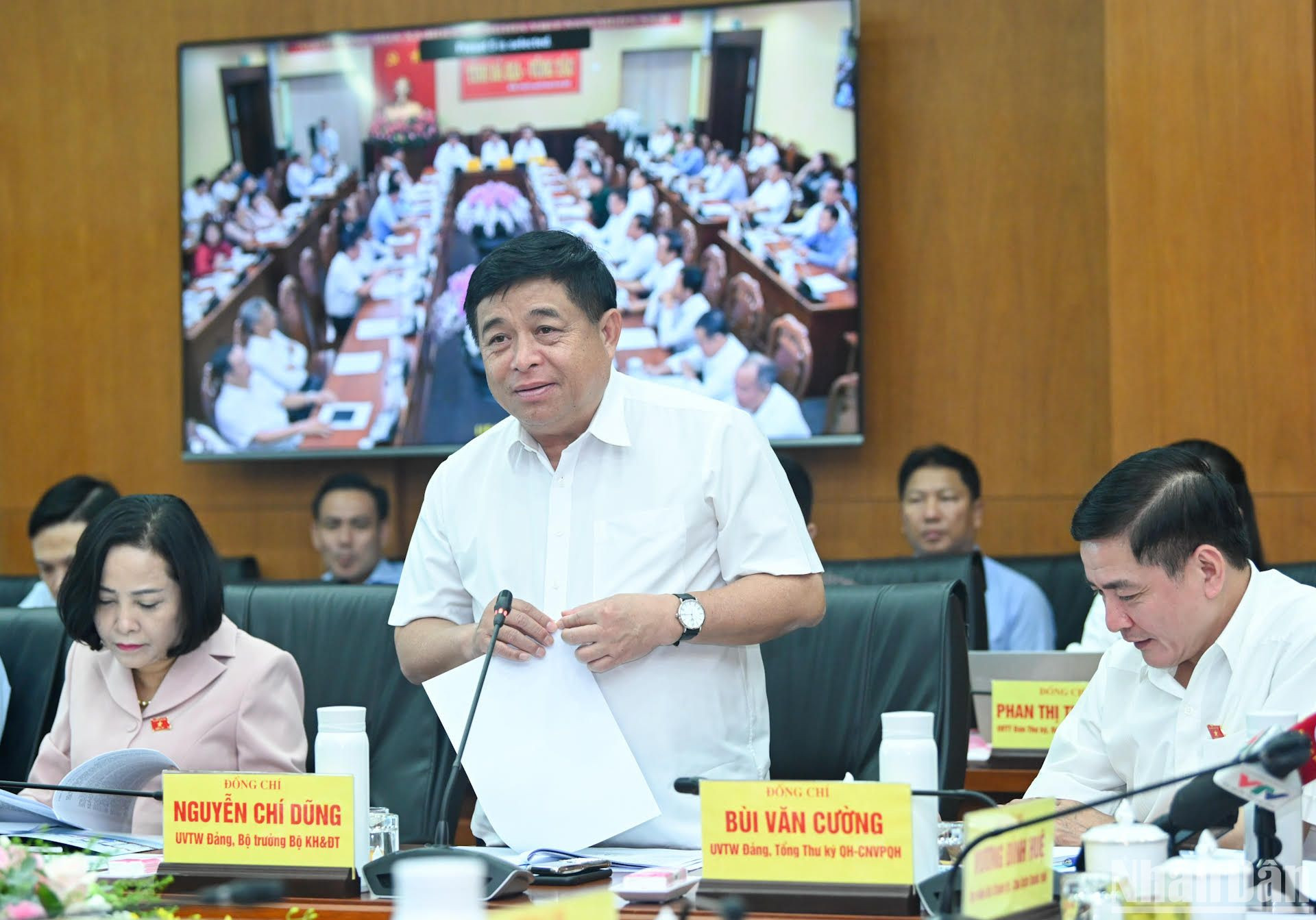 Bộ trưởng Kế hoạch và Đầu tư Nguyễn Chí Dũng phát biểu ý kiến tại buổi làm việc.