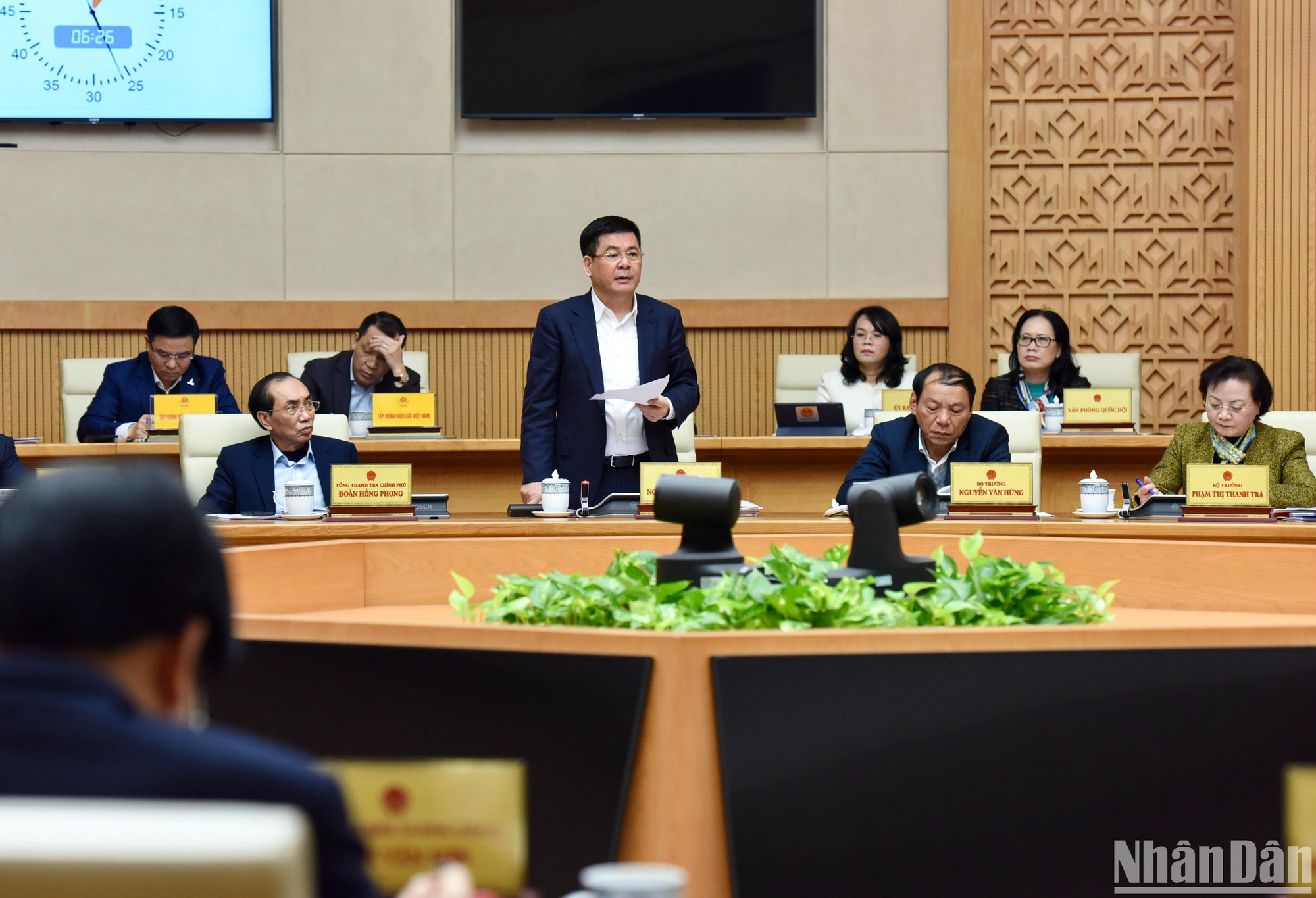 Bộ trưởng Công thương Nguyễn Hồng Diên phát biểu.