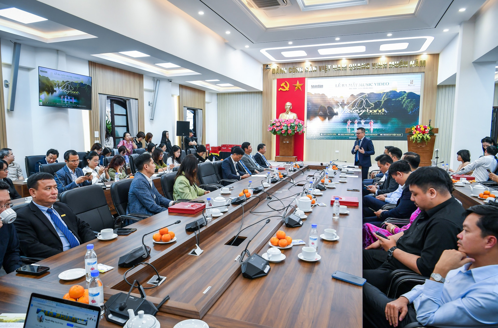 Quang cảnh diễn ra buổi họp báo.