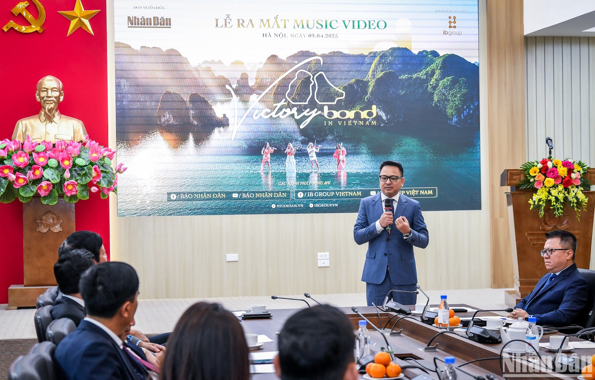 Chủ tịch IB Group Nguyễn Thùy Dương cho biết, MV này chỉ có 3 phút và bấm máy trong 1 ngày nhưng đã mất rất nhiều thời gian trước đó để tìm bối cảnh phù hợp.