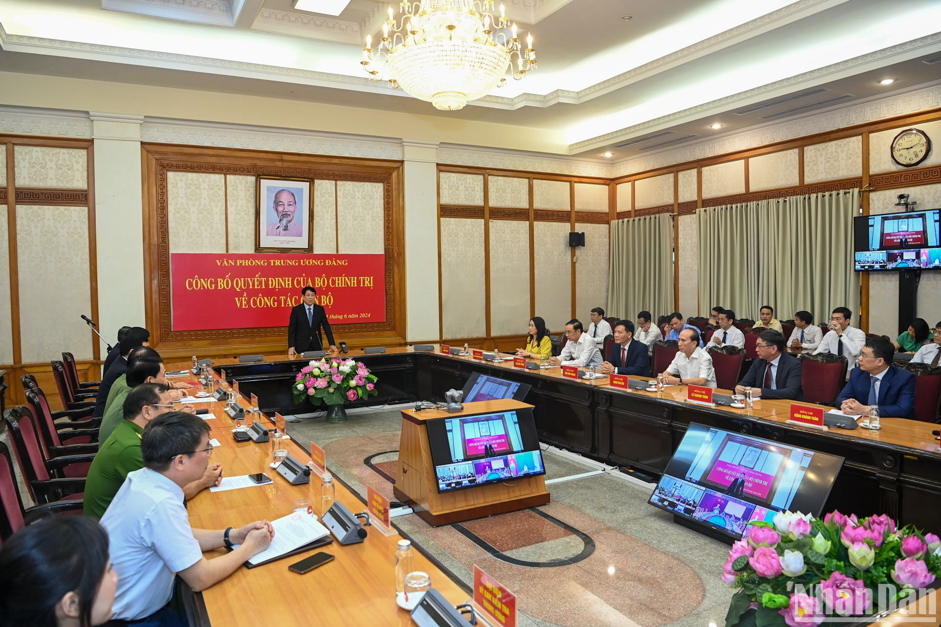 Quang cảnh buổi lễ trao Quyết định bổ nhiệm Chánh Văn phòng Trung ương Đảng.