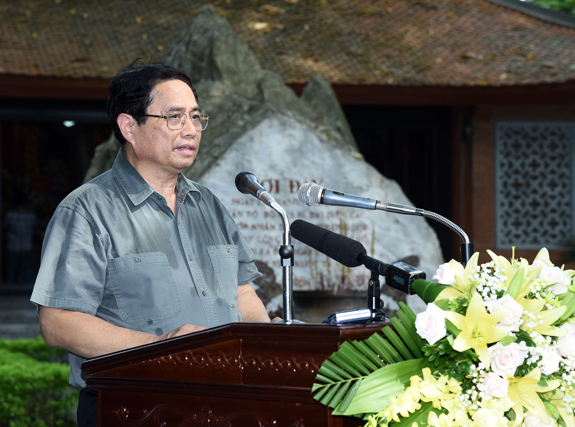 Thủ tướng Phạm Minh Chính phát biểu động viên các thương, bệnh binh, gia đình liệt sĩ tại huyện Đại Từ. Thủ tướng cho biết, "Uống nước nhớ nguồn", "Ăn quả nhớ người trồng cây" là truyền thống tốt đẹp, quý báu, được hun đúc, vun đắp bởi biết bao thế hệ người dân Việt Nam trong suốt chiều dài hàng nghìn năm lịch sử của dân tộc.