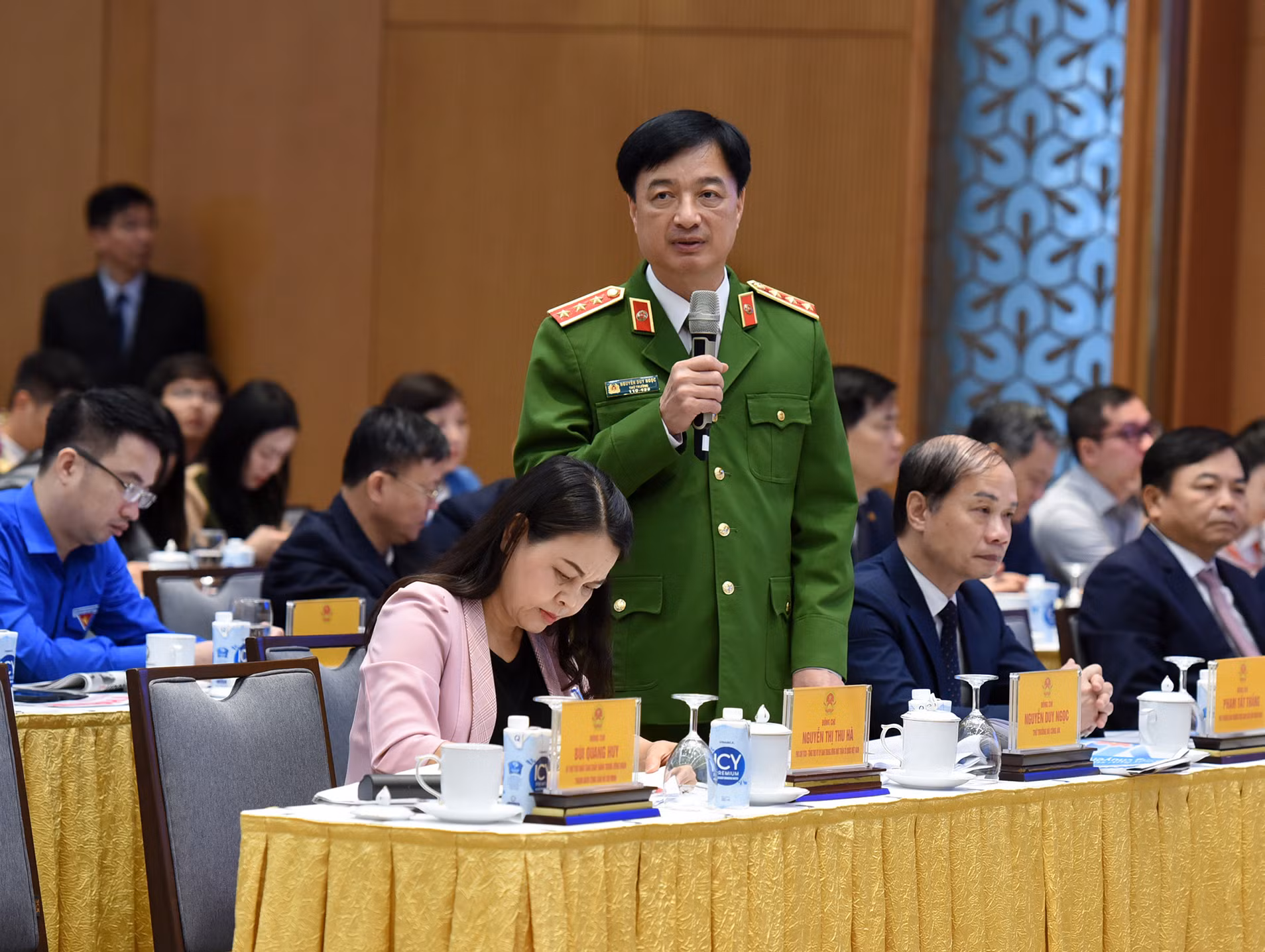 Thượng tướng Nguyễn Duy Ngọc, Thứ trưởng Công an phát biểu tại buổi đối thoại.