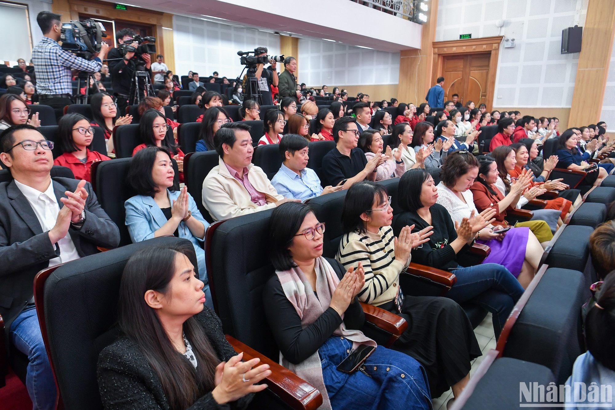 Nhiều giảng viên, sinh viên Trường đại học Hà Nội đã theo dõi và ủng hộ Cuộc thi cả 2 mùa tổ chức trước đó.