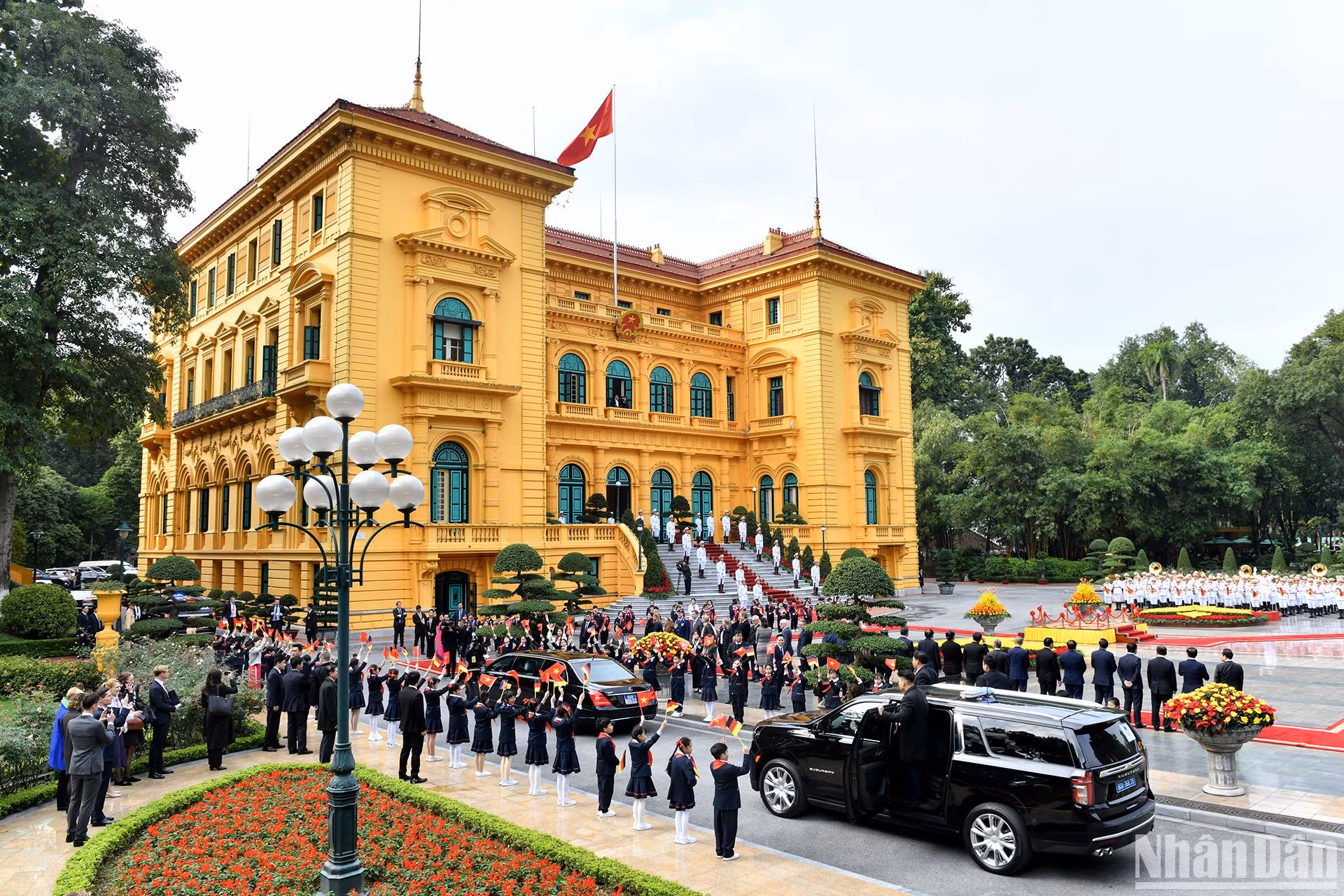 Quang cảnh Lễ đón chính thức Tổng thống Cộng hòa Liên bang Đức Frank-Walter Steinmeier thăm cấp Nhà nước tới Việt Nam.