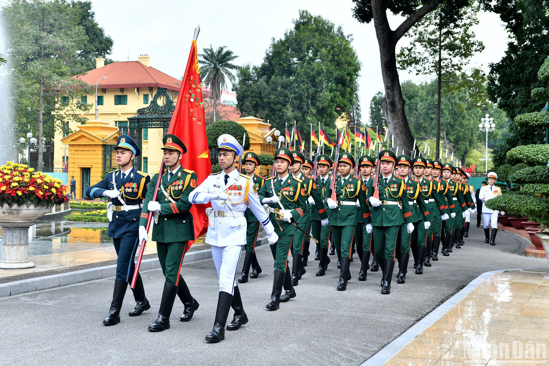 Đoàn nghi lễ Quân đội nhân dân Việt Nam tại Lễ đón Tổng thống Cộng hòa Cộng hòa Liên bang Đức thăm cấp Nhà nước tới Việt Nam.
