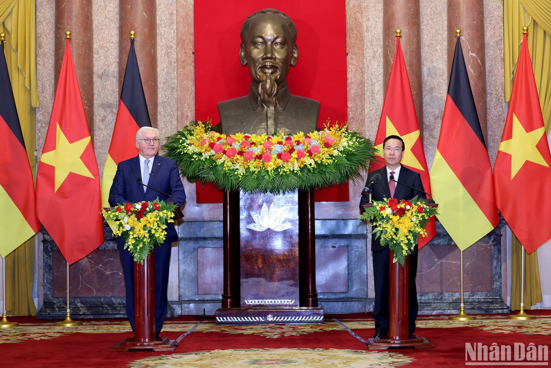 Chủ tịch nước Võ Văn Thưởng với Tổng thống Cộng hòa Liên bang Đức Frank-Walter Steinmeier gặp gỡ báo chí.