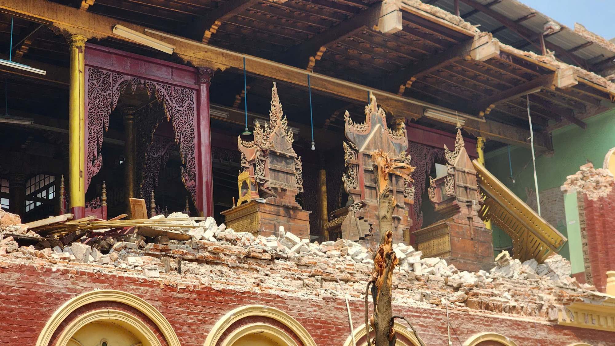 Một phần còn sót lại của tu viện Phật giáo Moe Kaung Kyoung.