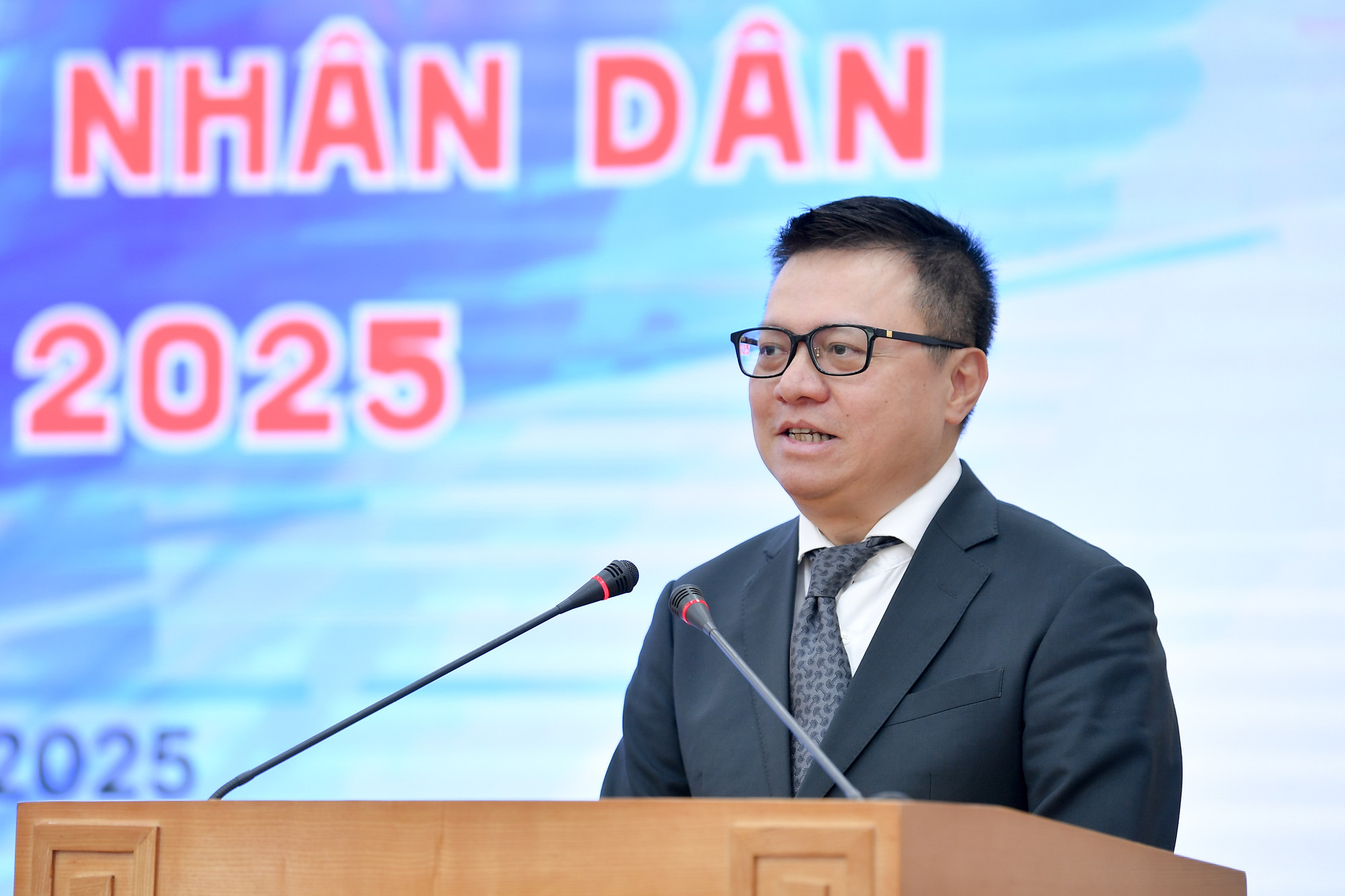 Tổng Biên tập Lê Quốc Minh chia sẻ tại sự kiện.