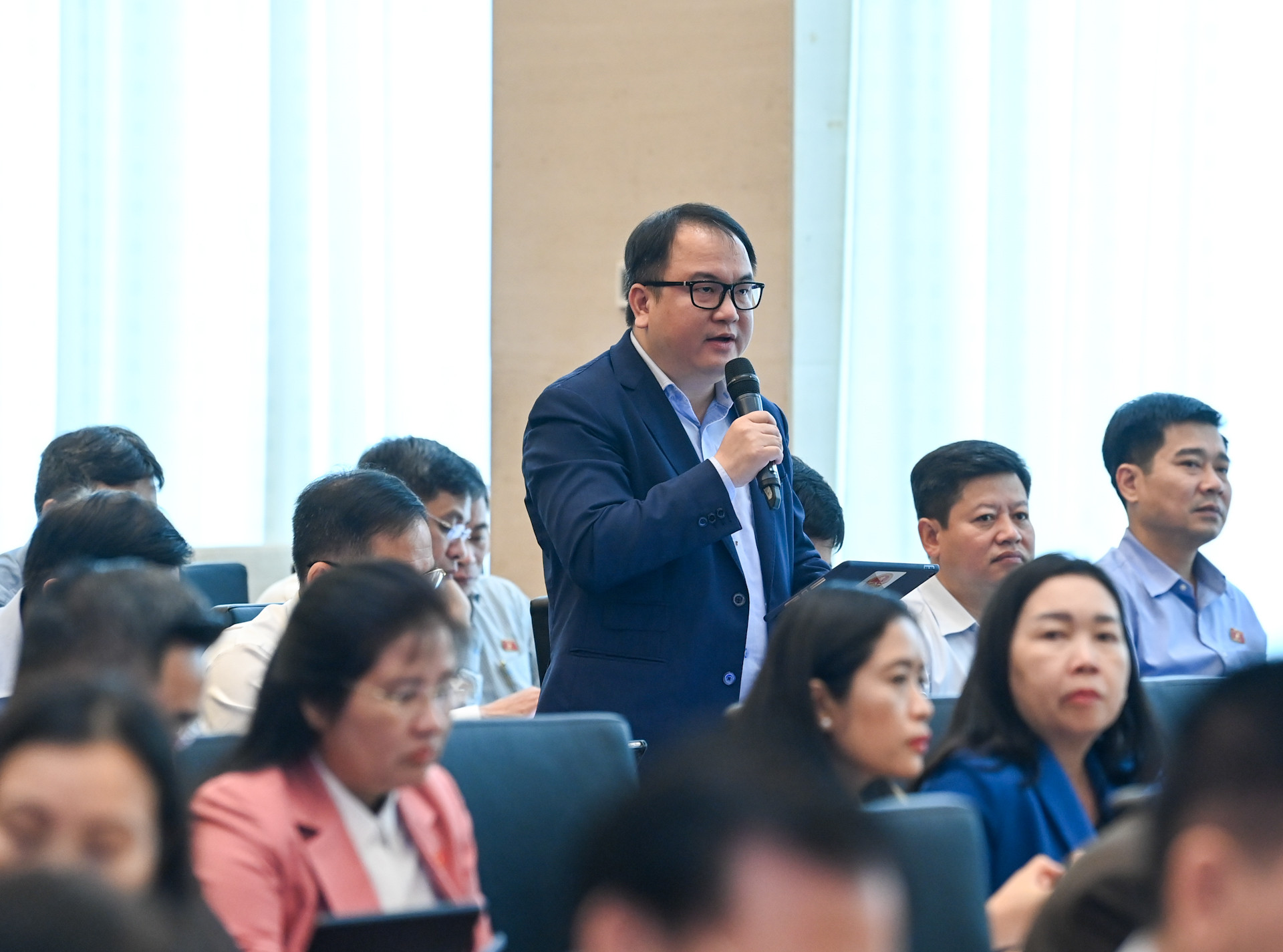 Đại biểu Quốc hội tỉnh Lạng Sơn Phạm Trọng Nghĩa phát biểu ý kiến thảo luận.