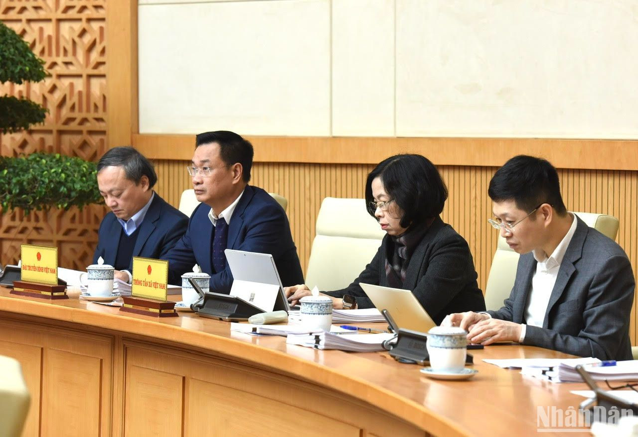 Đại diện lãnh đạo các cơ quan thông tấn, báo chí tham dự phiên họp.