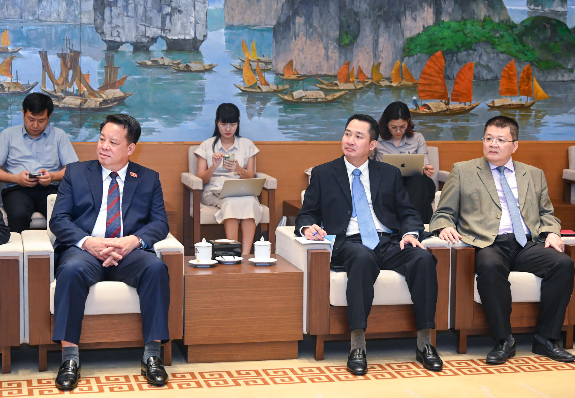 Các đại biểu Quốc hội Việt Nam dự buổi tiếp.