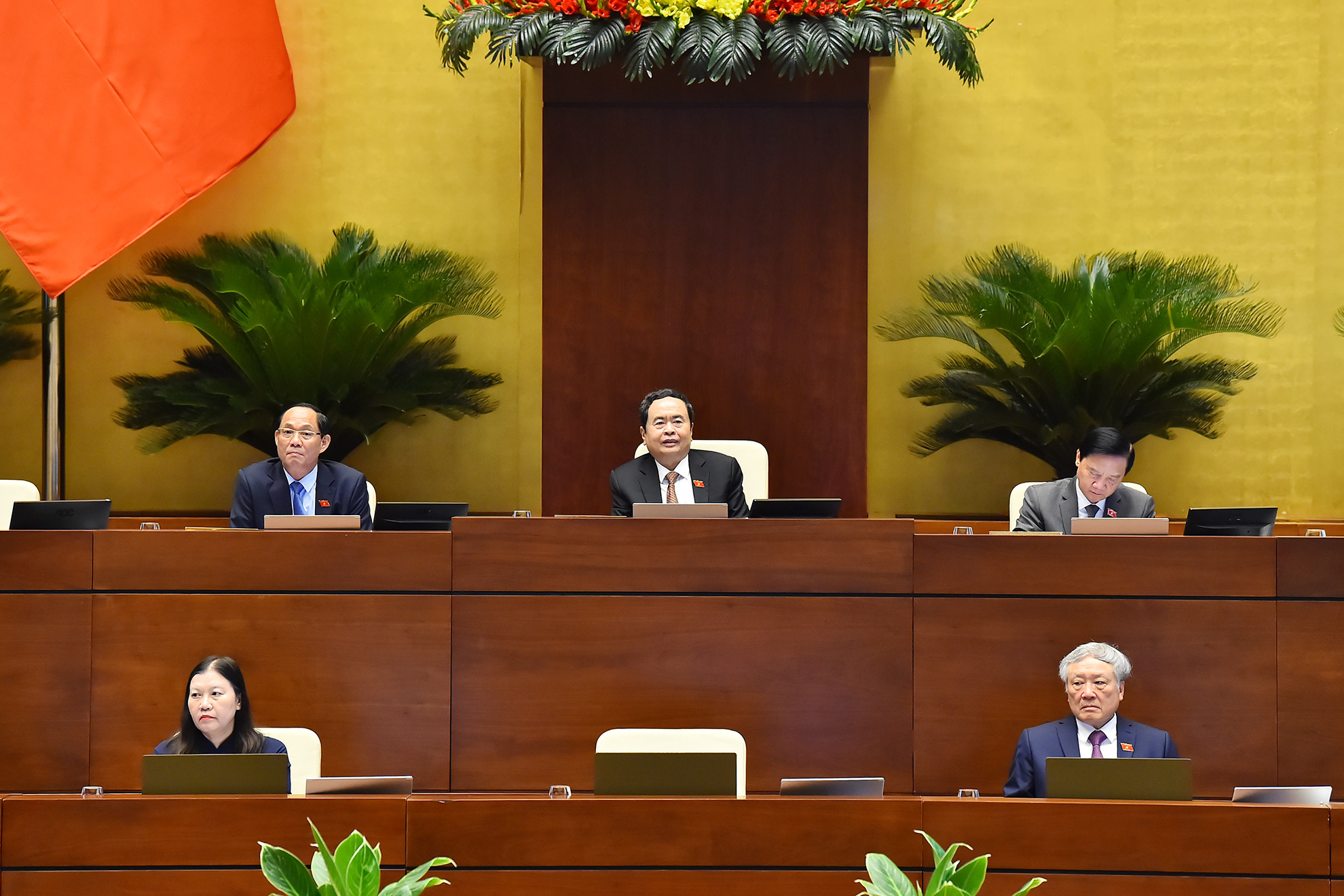 Chủ tịch Quốc hội Trần Thanh Mẫn và các Phó Chủ tịch Quốc hội dự phiên thảo luận về một số nội dung còn ý kiến khác nhau của dự thảo Luật Tổ chức Tòa án nhân dân (sửa đổi).