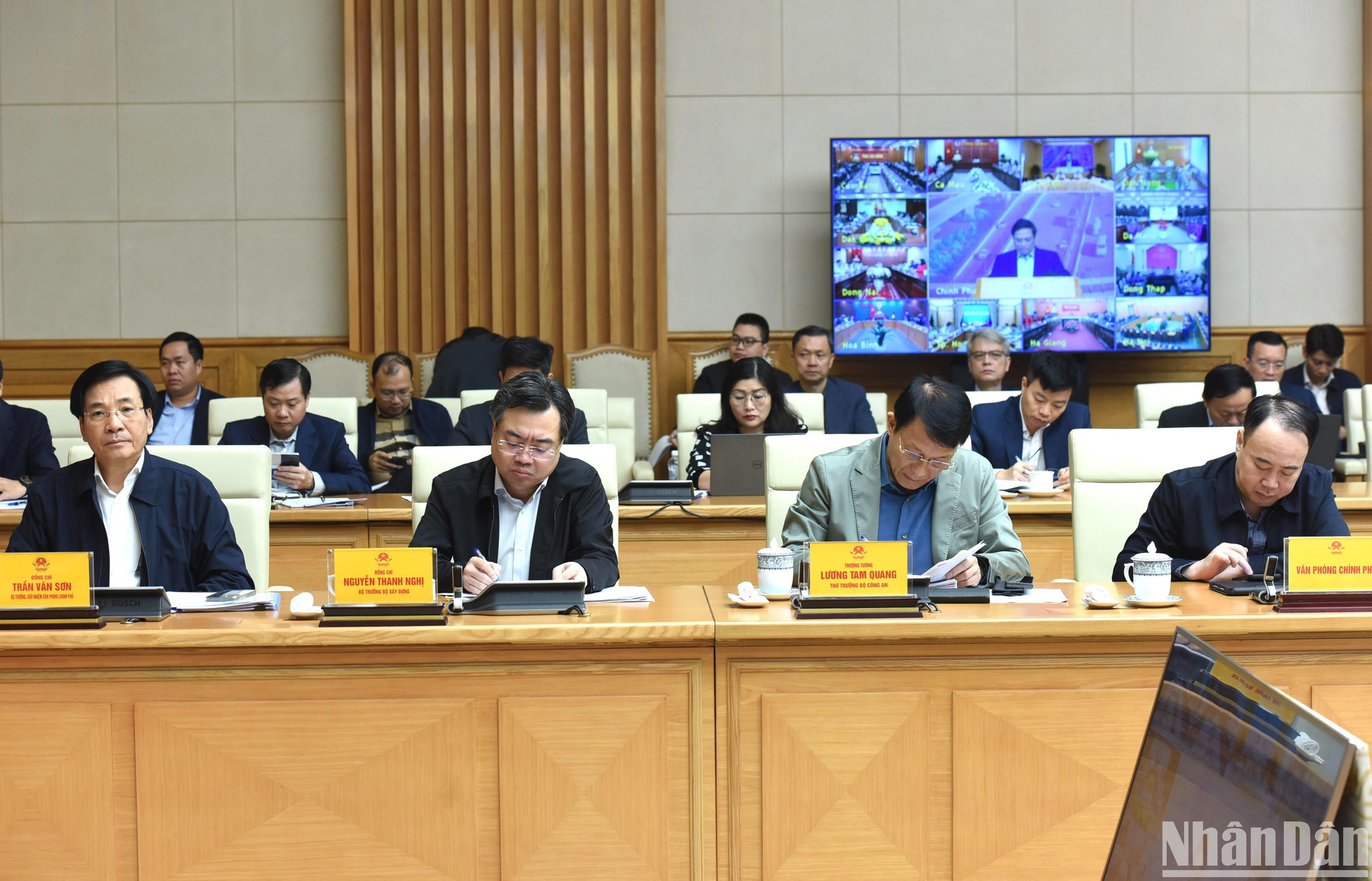 Các đại biểu tham dự phiên họp.