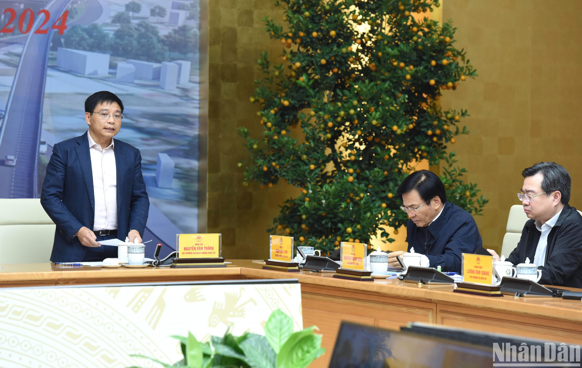 Bộ trưởng Giao thông vận tải Nguyễn Văn Thắng phát biểu.