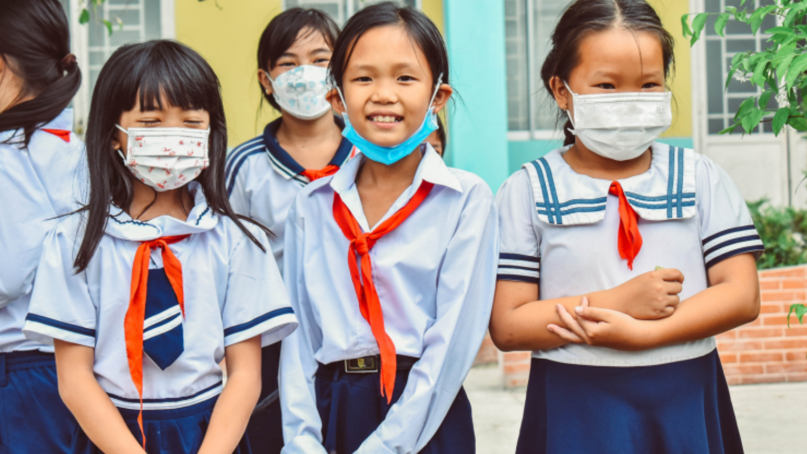 Hiểu rõ, giáo dục là chìa khóa để bước vào tương lai tươi sáng, PowHERful tiếp cận và nắm bắt những khó khăn, cung cấp các thông tin thiết yếu về giới cho các trẻ em gái.