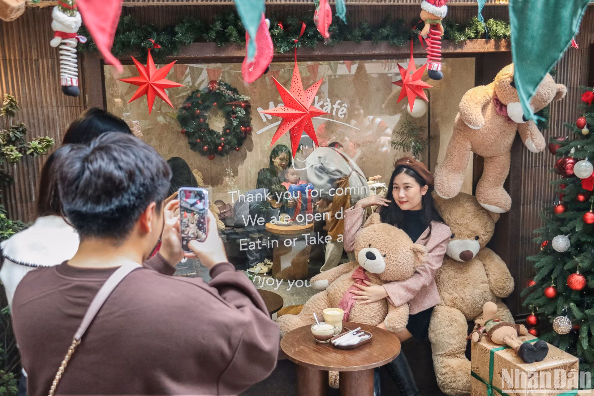 Nhiều bạn trẻ cho hay, họ biết đến những địa điểm này qua những kênh thông tin trên mạng xã hội.