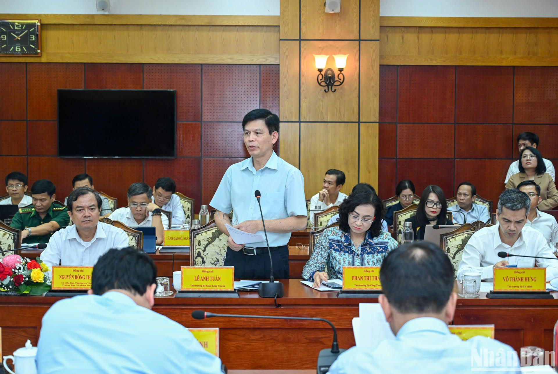 Thứ trưởng Giao thông vận tải Lê Anh Tuấn phát biểu tại buổi làm việc.