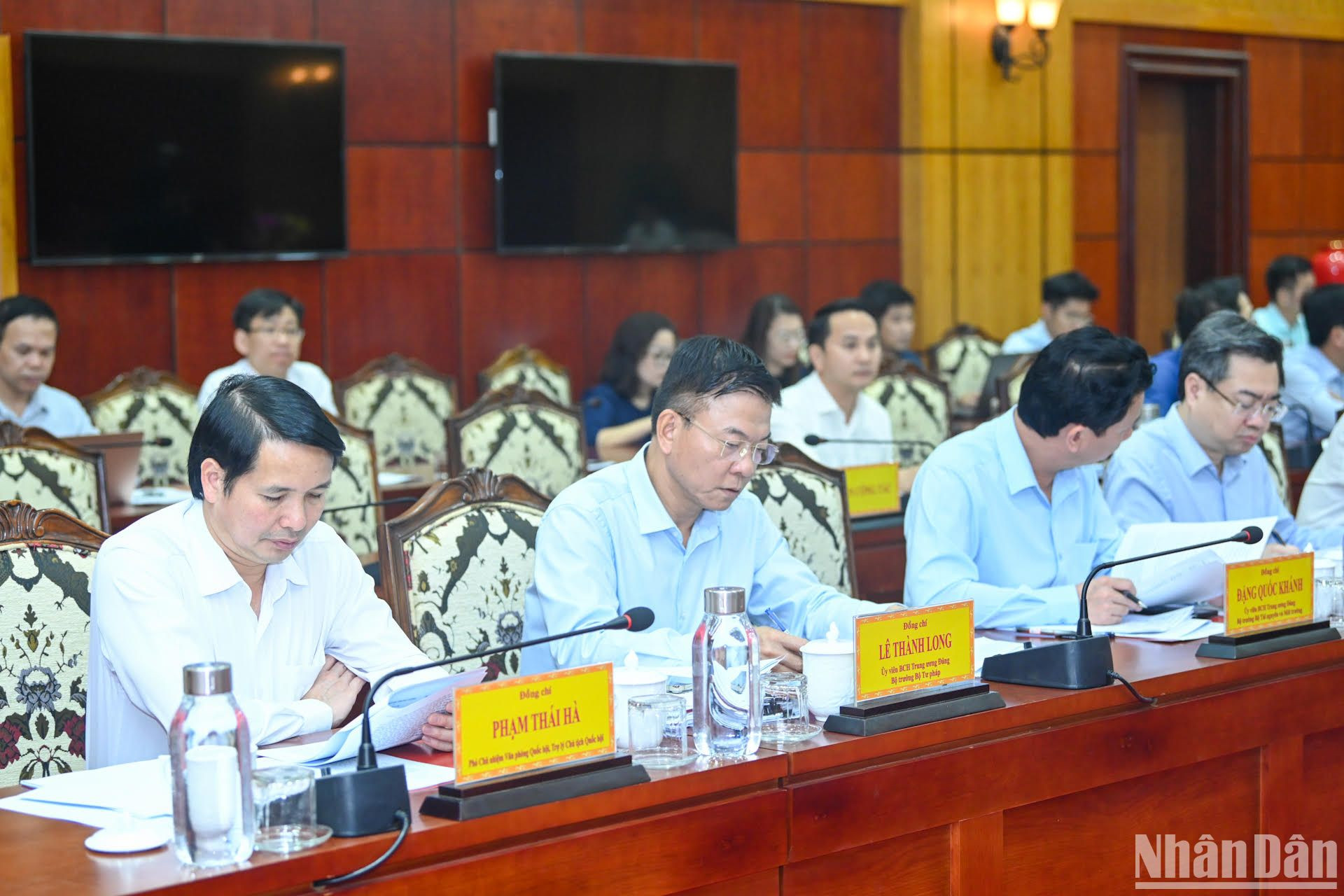 Các đại biểu Đoàn công tác Trung ương dự buổi làm việc.