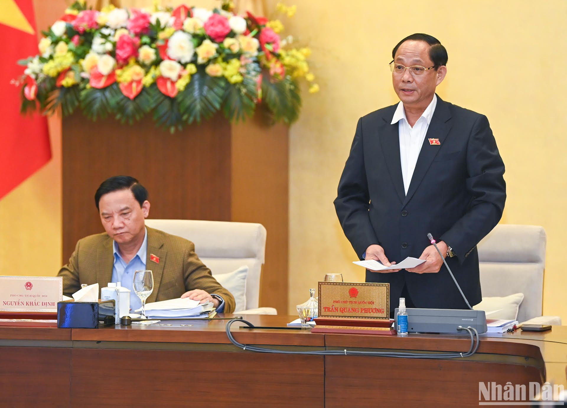 Phó Chủ tịch Quốc hội Trần Quang Phương điều hành nội dung Ủy ban Thường vụ Quốc hội xem xét, cho ý kiến về dự thảo nghị quyết về một số cơ chế, chính sách đặc thù để tháo gỡ khó khăn, vướng mắc, đẩy nhanh tiến độ thực hiện các chương trình mục tiêu quốc gia.