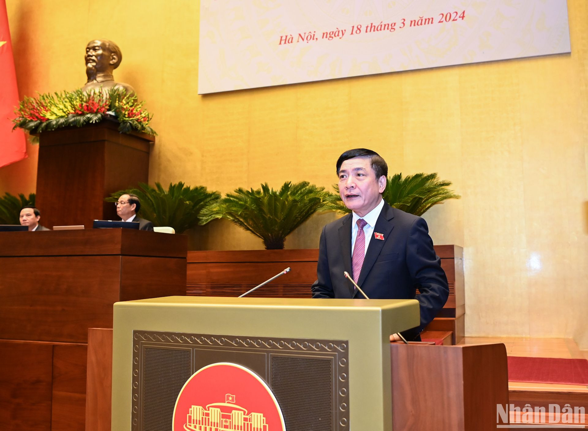 Tổng Thư ký, Chủ nhiệm Văn phòng Quốc hội Bùi Văn Cường phát biểu mở đầu phiên chất vấn và trả lời chất vấn.