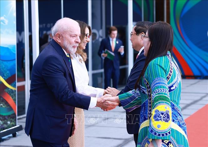 Tổng thống Brazil, Chủ tịch G20 Luiz Inácio Lula da Silva và Phu nhân đón Thủ tướng Phạm Minh Chính và Phu nhân.
