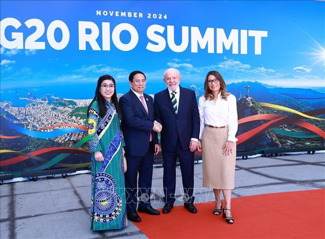 Tổng thống Brazil, Chủ tịch G20 Luiz Inácio Lula da Silva và Phu nhân đón Thủ tướng Phạm Minh Chính và Phu nhân.