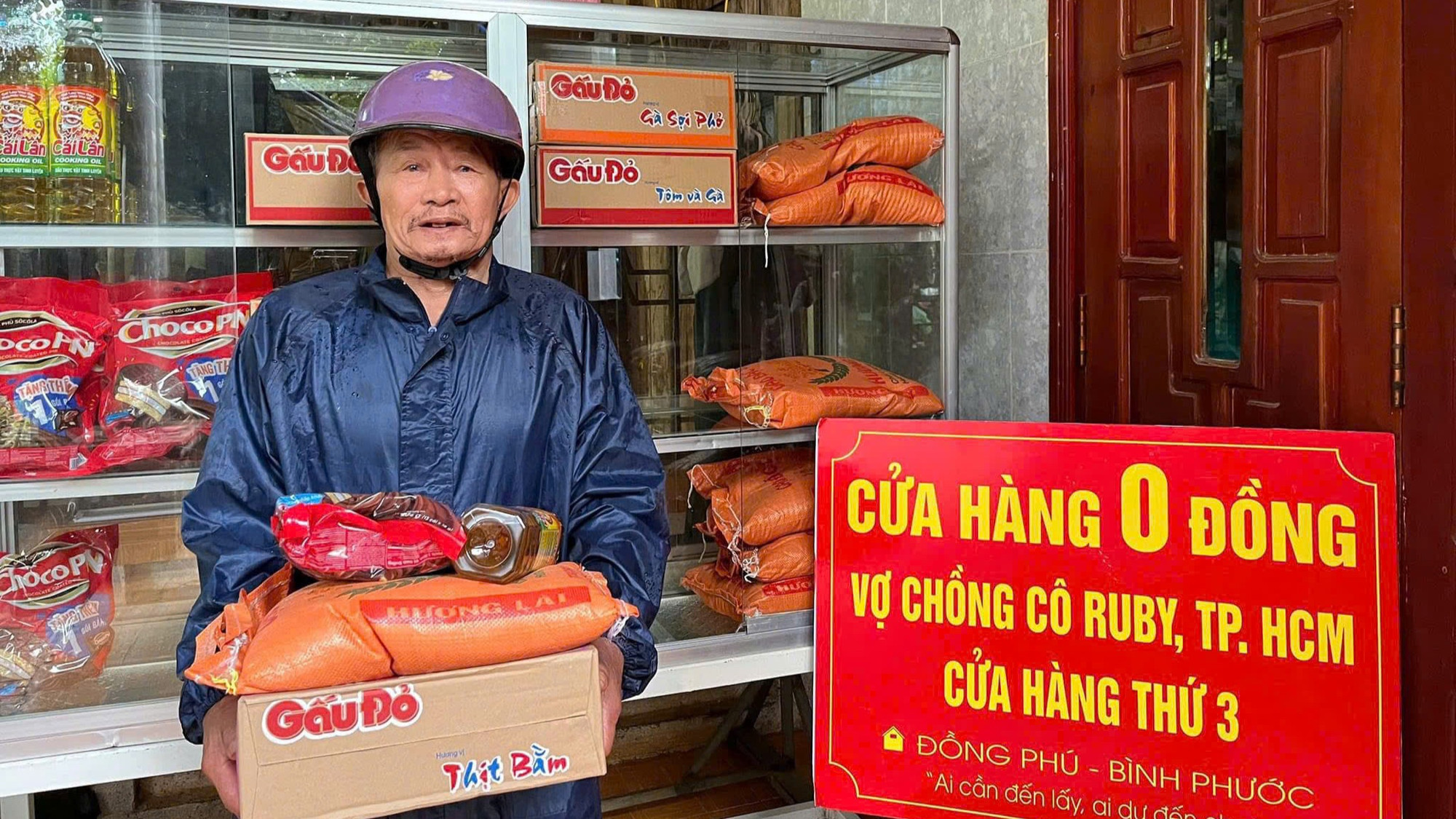 Cửa hàng 0 đồng hỗ trợ nhu yếu phẩm cho bà con có hoàn cảnh khó khăn hằng ngày.