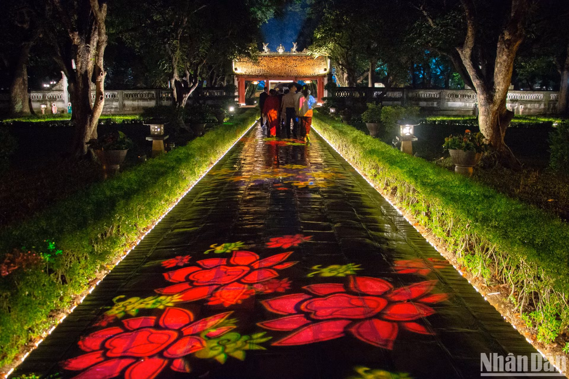 [Ảnh] Trải nghiệm tour du lịch đêm ở Văn Miếu-Quốc Tử Giám ảnh 3