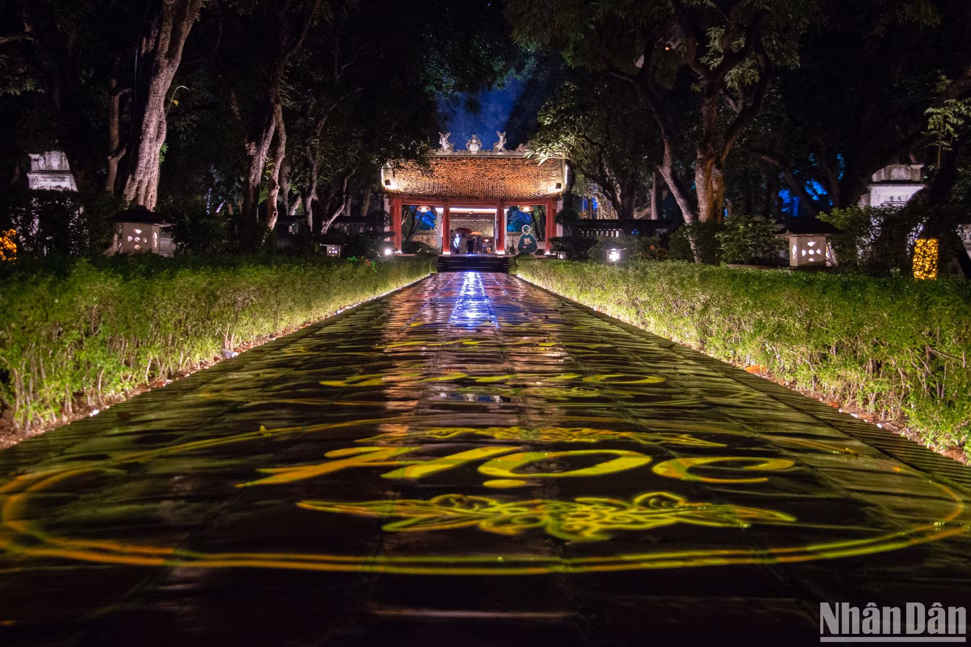 [Ảnh] Trải nghiệm tour du lịch đêm ở Văn Miếu-Quốc Tử Giám ảnh 4