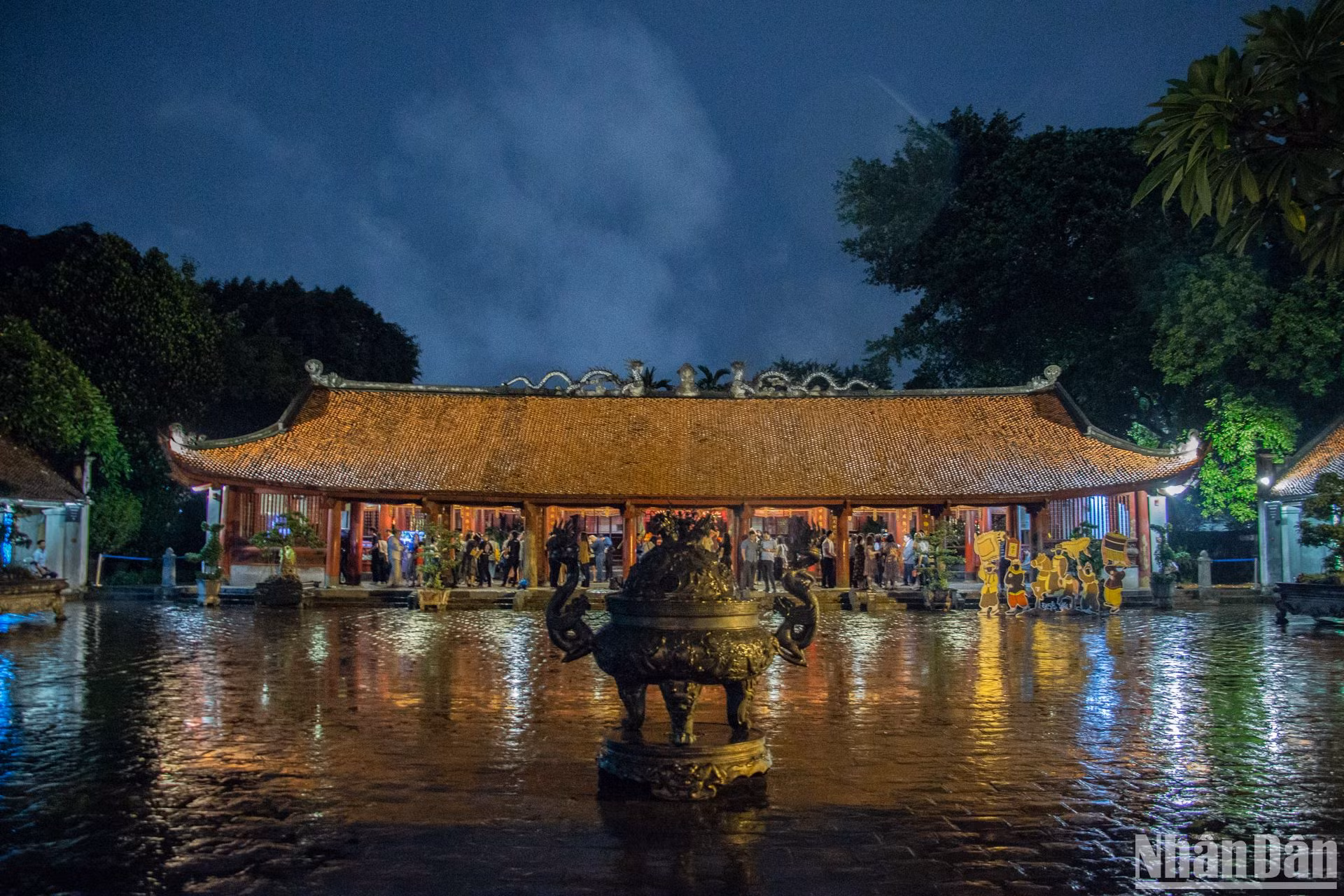 [Ảnh] Trải nghiệm tour du lịch đêm ở Văn Miếu-Quốc Tử Giám ảnh 1