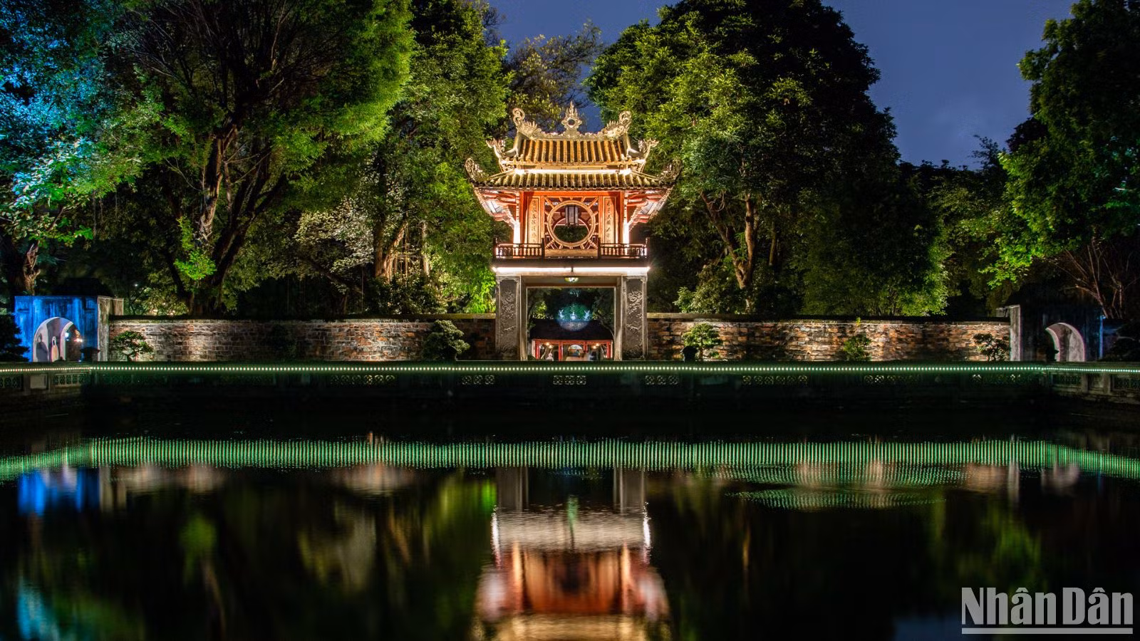 [Ảnh] Trải nghiệm tour du lịch đêm ở Văn Miếu-Quốc Tử Giám