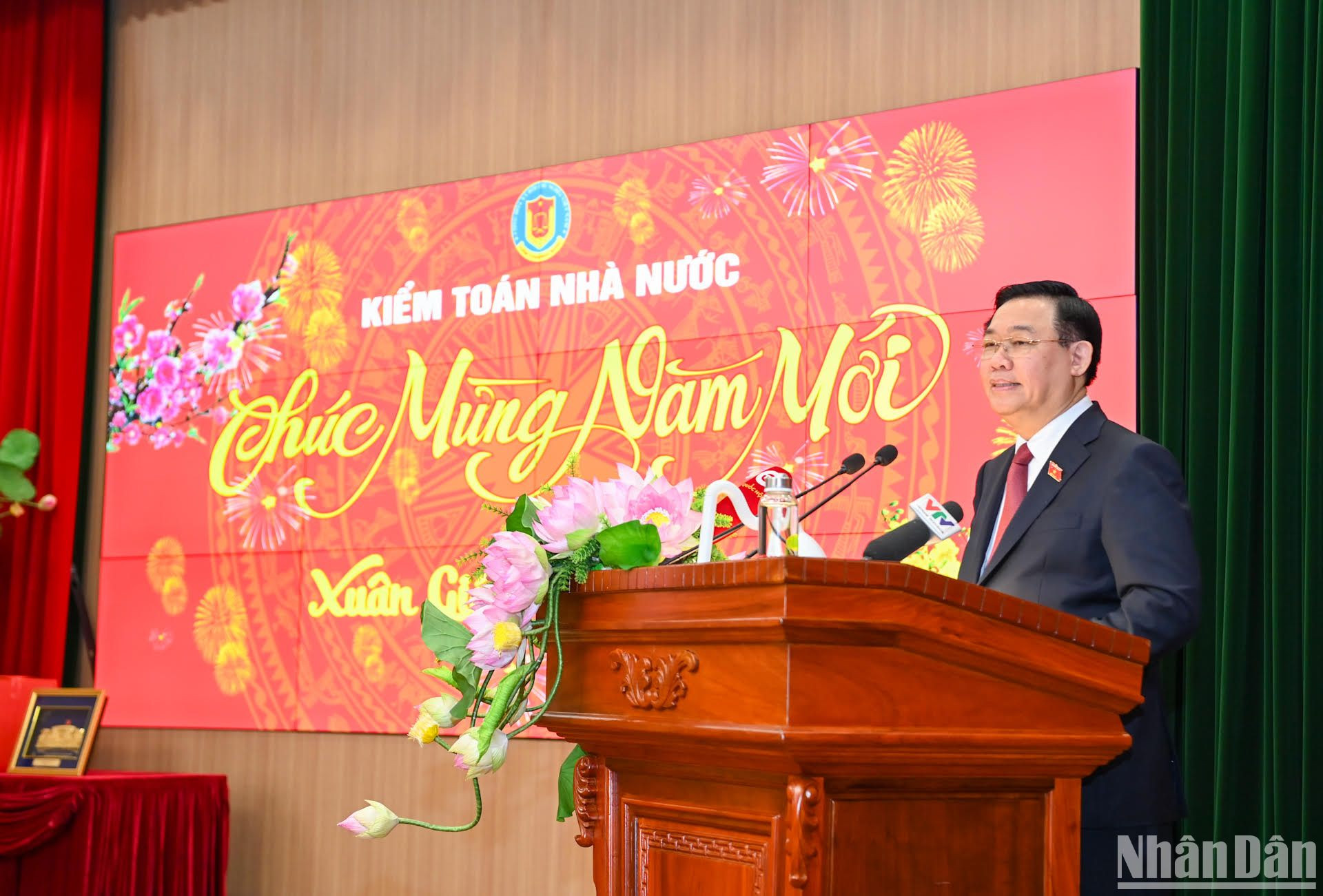 Chủ tịch Quốc hội Vương Đình Huệ phát biểu chúc Tết cán bộ, công chức, người lao động Kiểm toán Nhà nước.