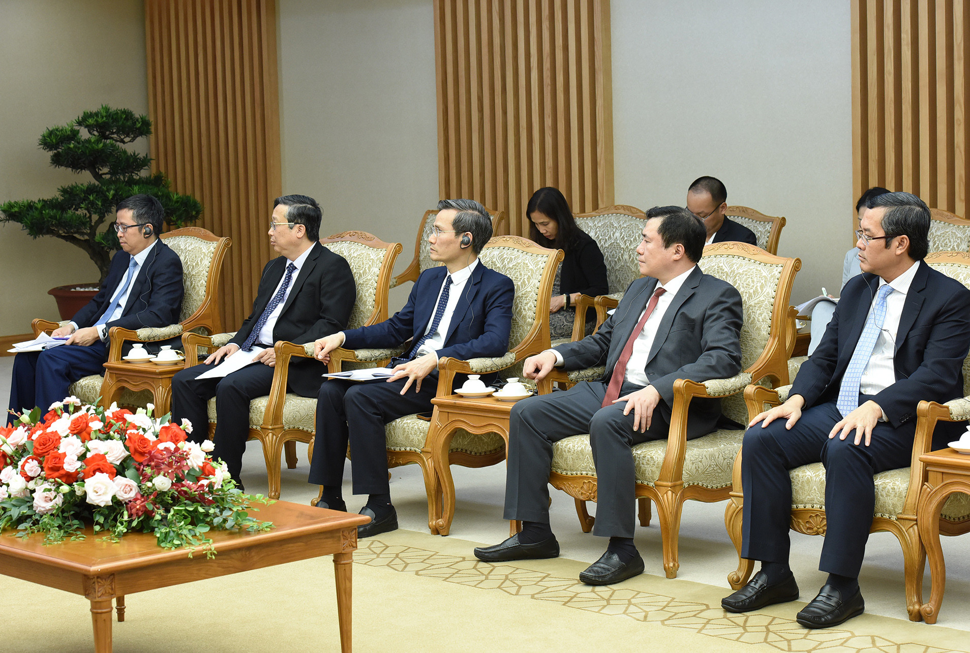 Đại diện lãnh đạo các bộ, ban, ngành của Chính phủ Việt Nam tham dự buổi tiếp.