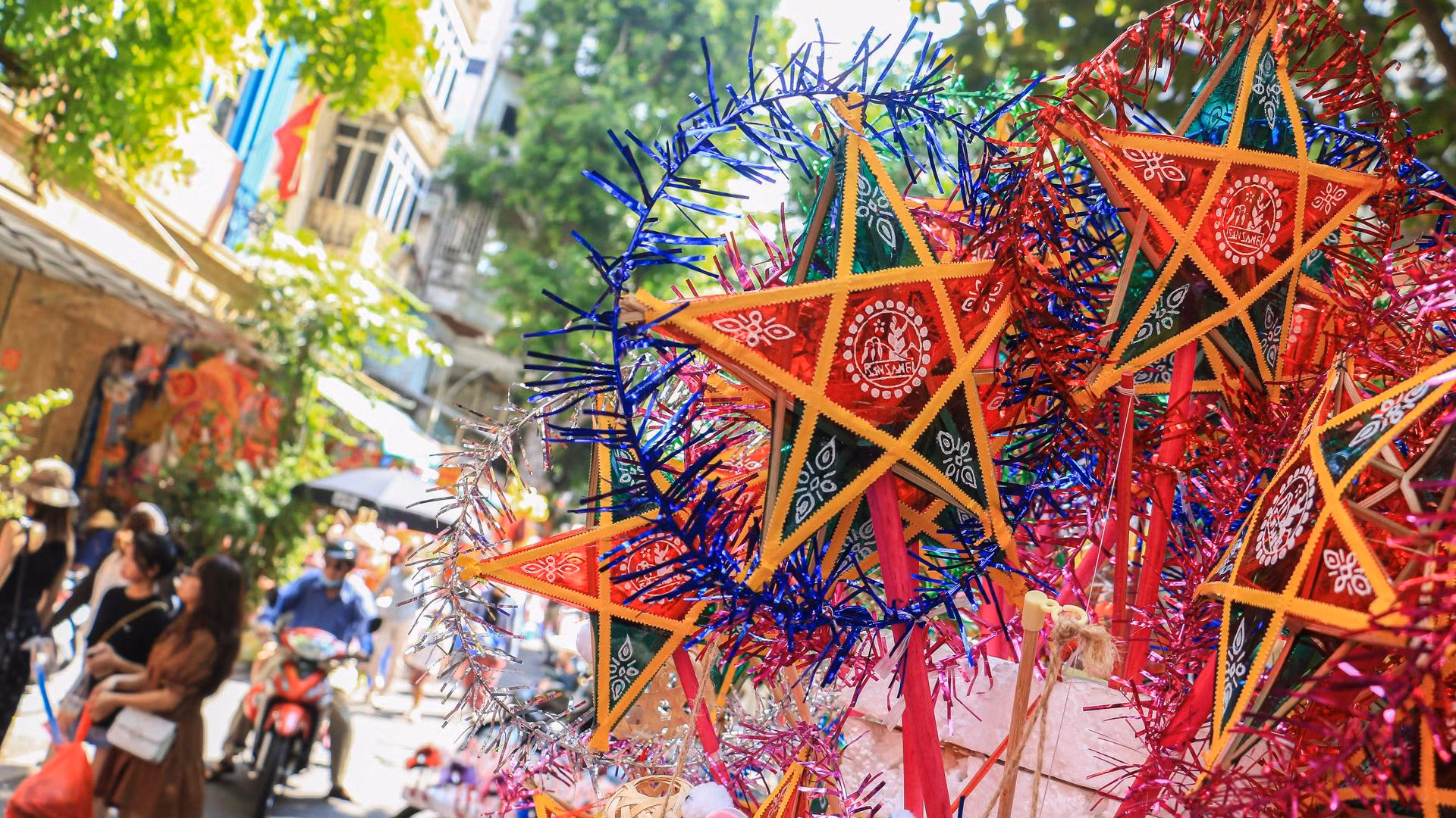 [Ảnh] Đồ chơi Trung Thu truyền thống "phủ sóng" phố Hàng Mã