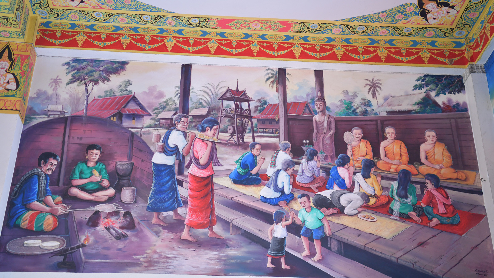 Những bức tranh tường mô tả lịch sử của Khon Kaen, cuộc sống hằng ngày của người dân địa phương cũng như những câu chuyện Phật giáo.