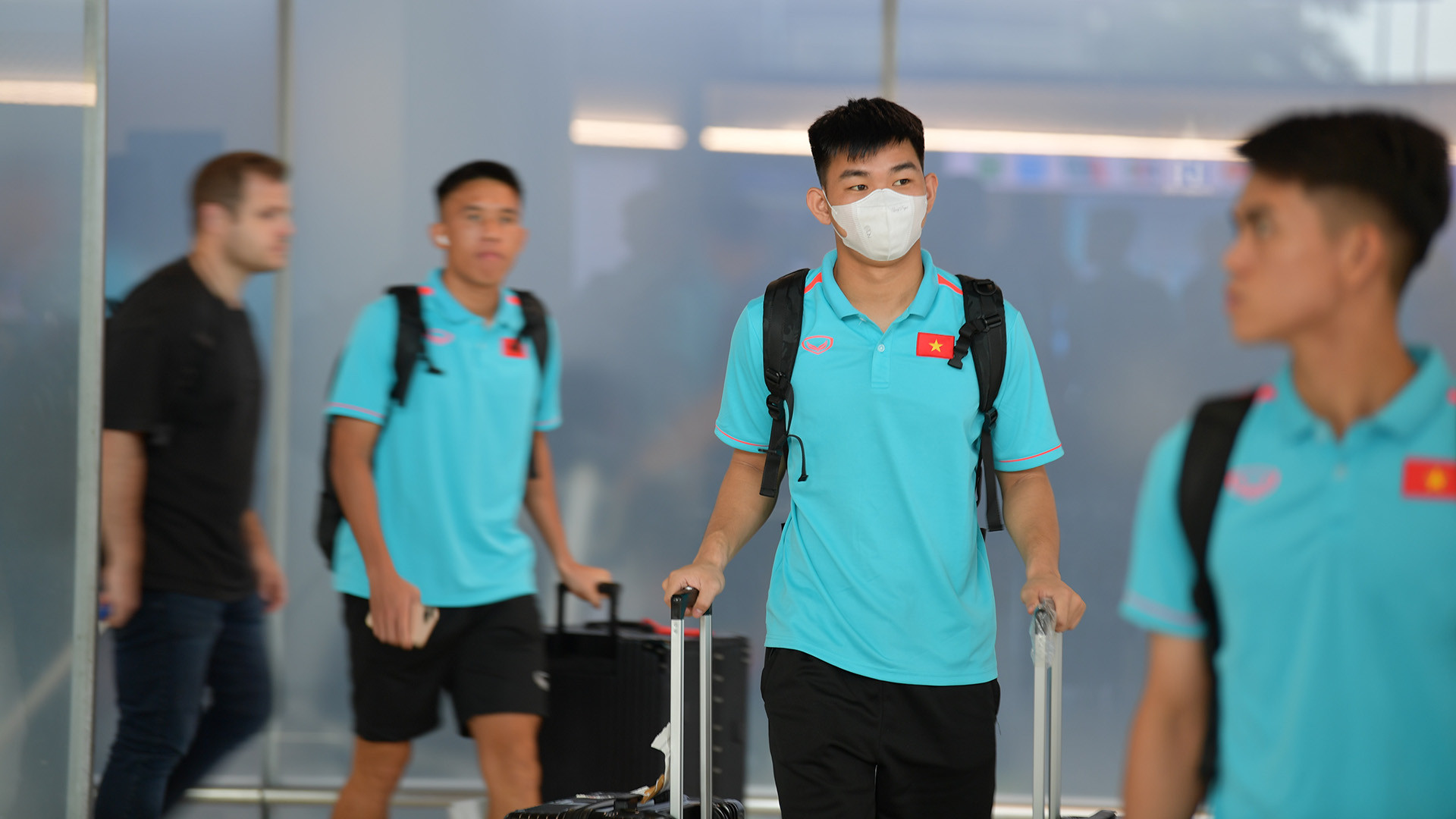 Ngay trước khi lên đường sang Thái Lan, Ban Huấn luyện đã họp và quyết định rút gọn danh sách U23 Việt Nam xuống còn 26 cầu thủ vào chiều 13/8.