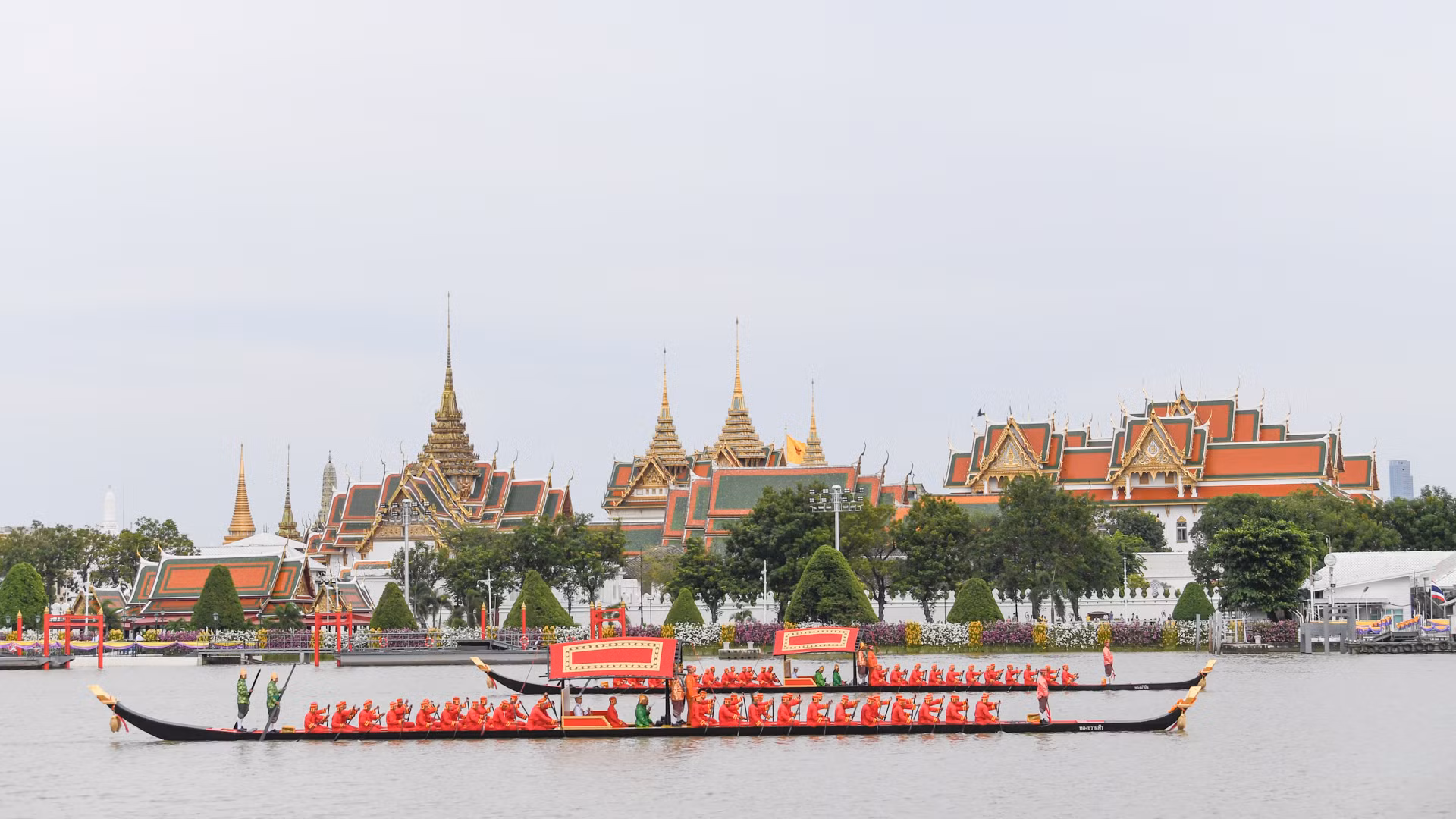 Sự kiện hoành tráng này nằm trong các hoạt động kỷ niệm 72 năm ngày sinh của Vua Rama X.