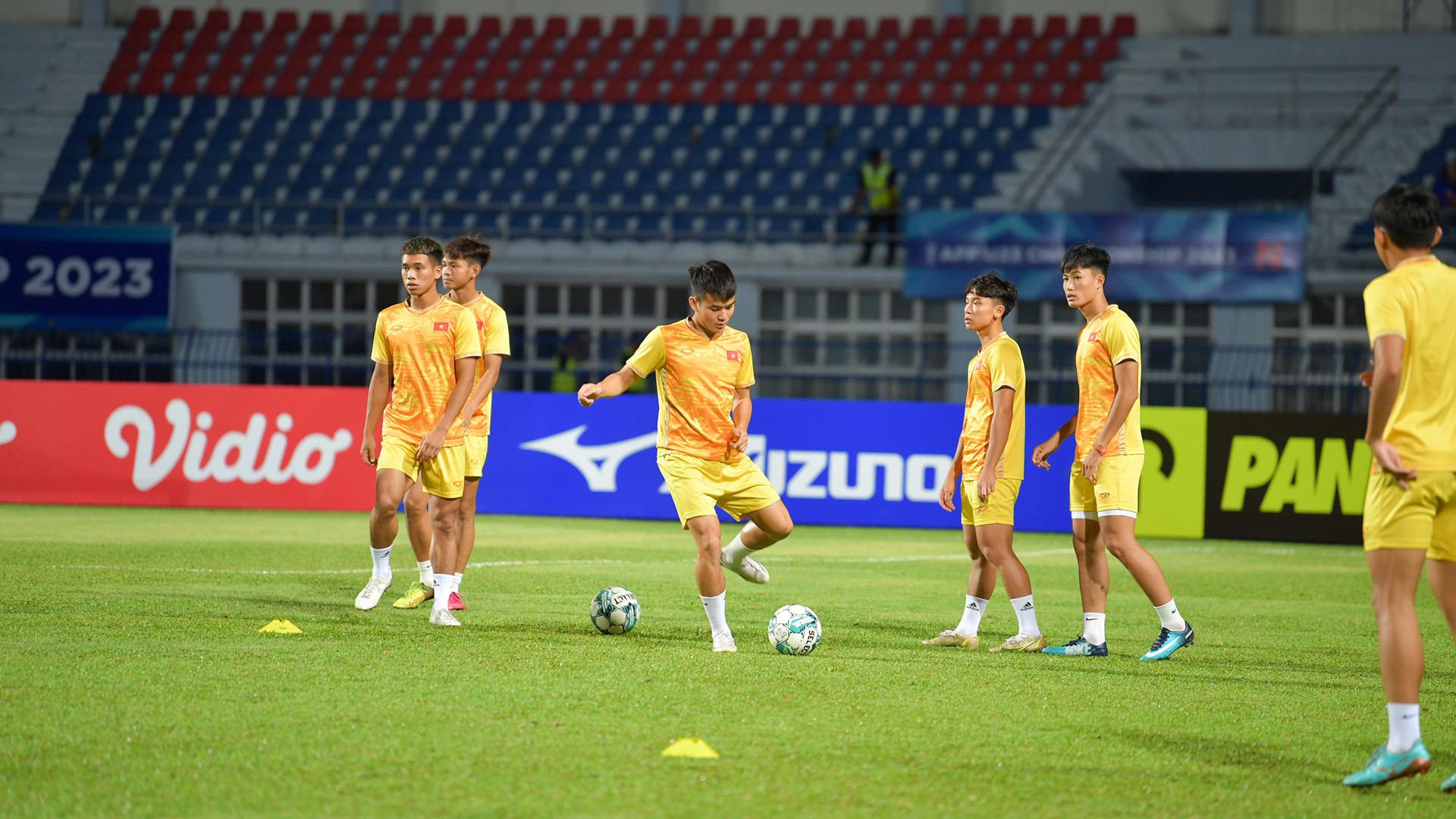 [Ảnh] U23 Việt Nam sẵn sàng cho trận chung kết với U23 Indonesia ảnh 2