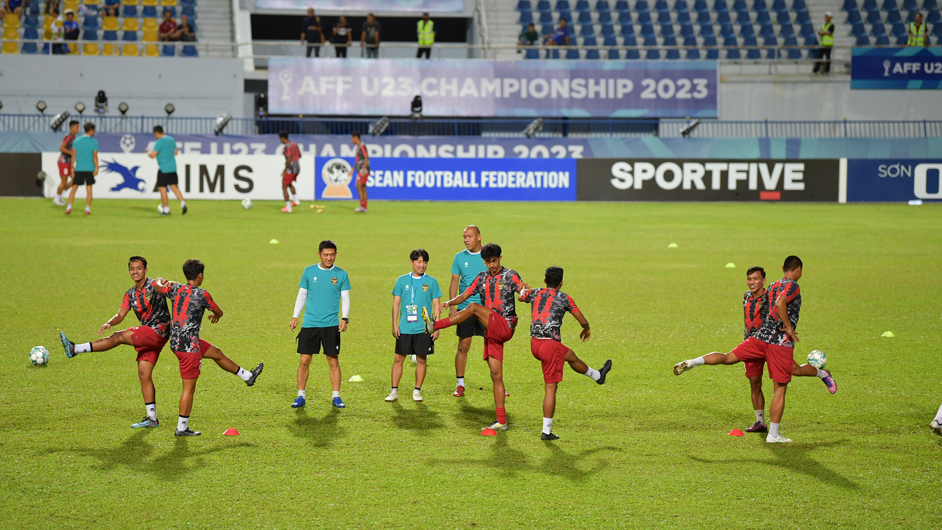 [Ảnh] U23 Việt Nam sẵn sàng cho trận chung kết với U23 Indonesia ảnh 4