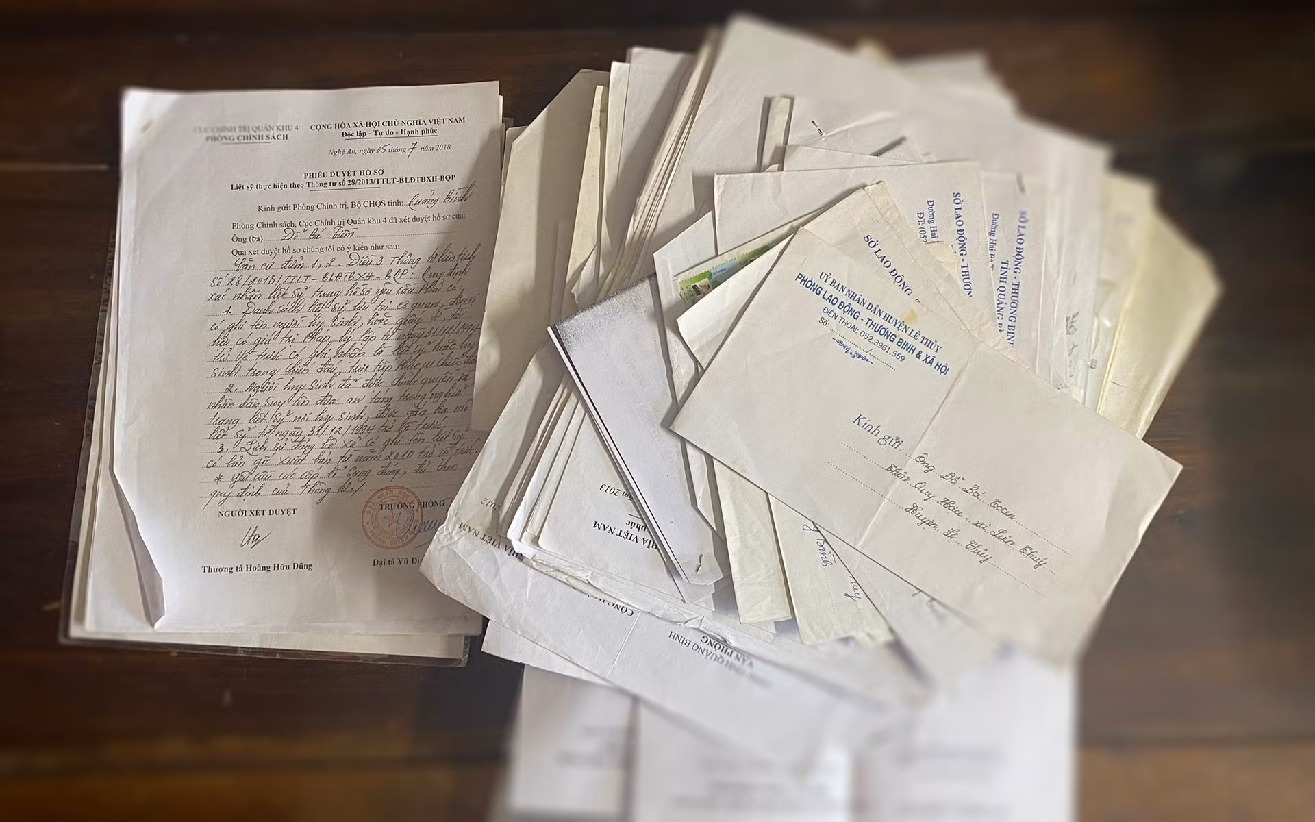 Hồ sơ xin chứng nhận liệt sĩ của cụ Đỗ Bá Tiềm được ông Toan lưu trữ suốt nhiều năm qua.