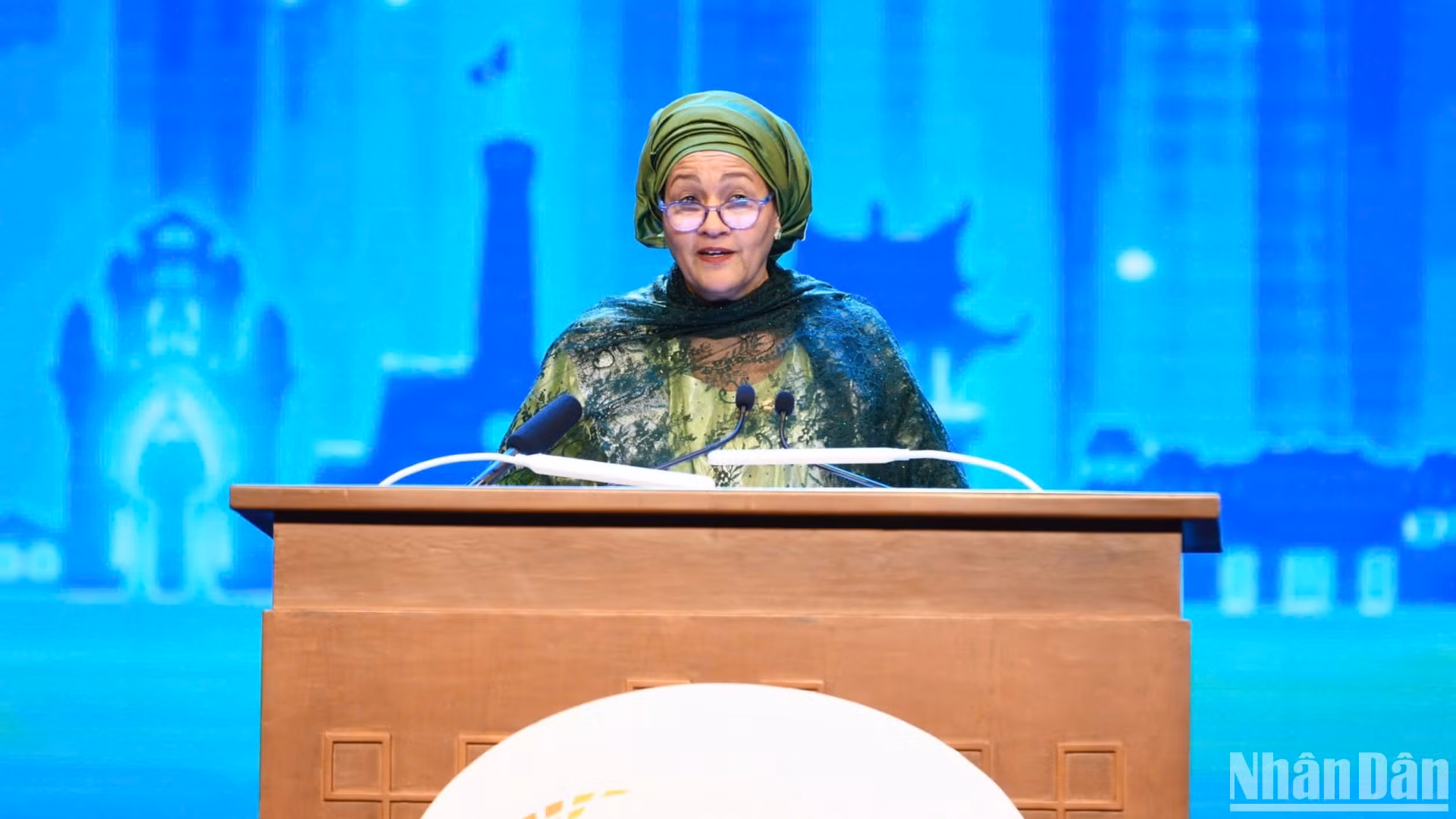 Bà Amina J. Mohammed, Phó Tổng thư ký Liên hợp quốc phát biểu tại lễ khai mạc Hội nghị P4G 2025. (Ảnh: DUY LINH)