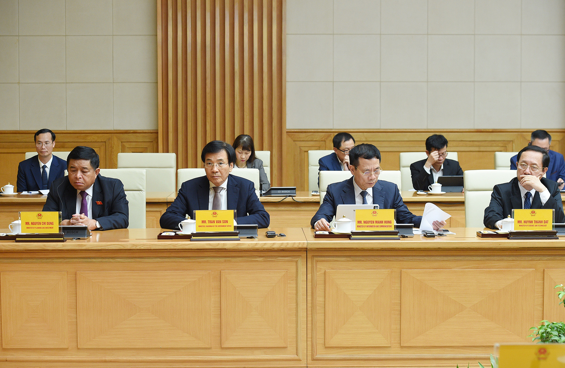 Đại diện lãnh đạo các bộ, ban, ngành của Chính phủ Việt Nam tham dự buổi tiếp. Đại diện lãnh đạo các bộ, ban, ngành của Chính phủ Việt Nam tham dự buổi tiếp.