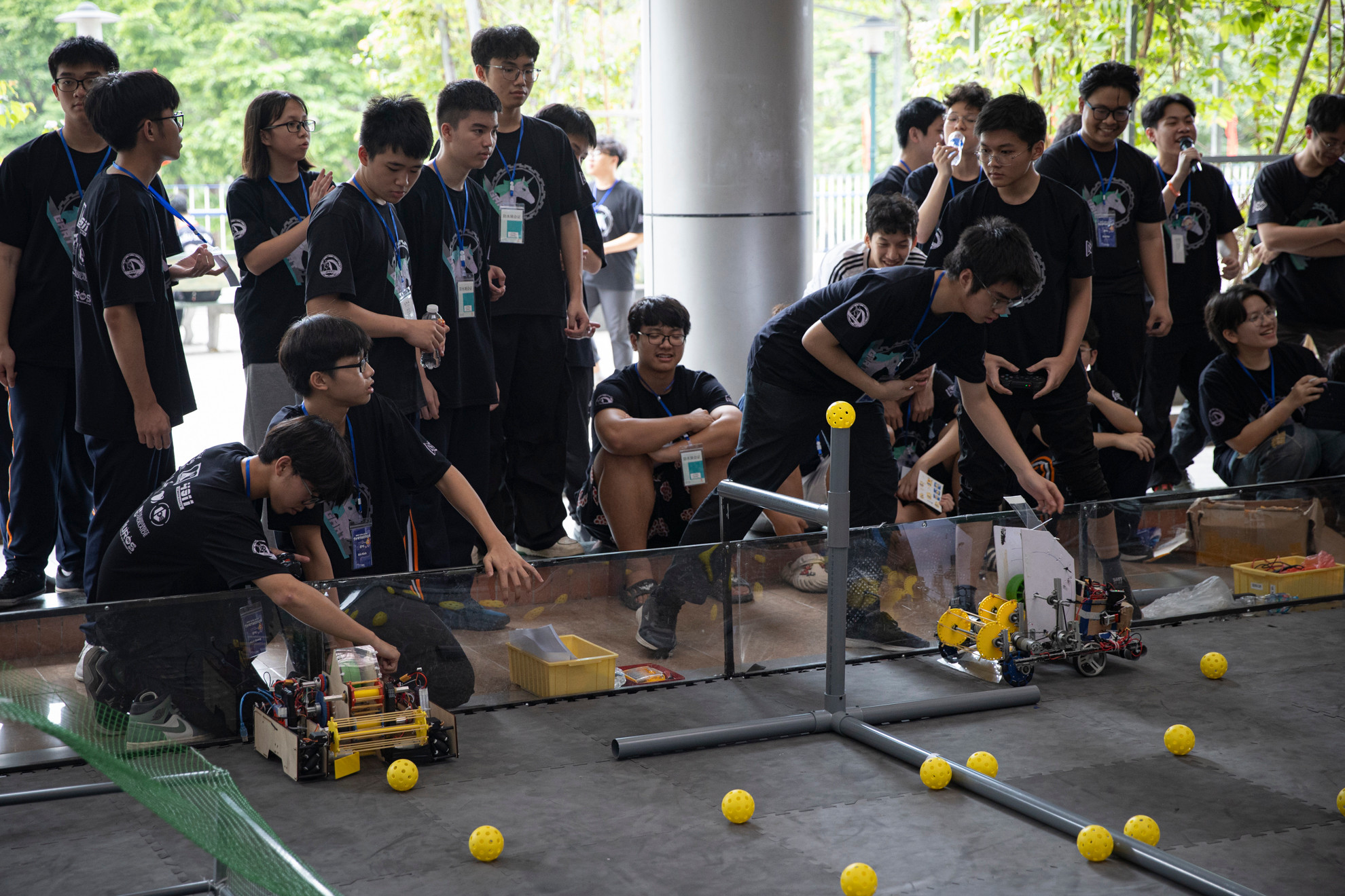 Phần lớn những cỗ máy tham gia thi đấu được tạo nên từ phế liệu.